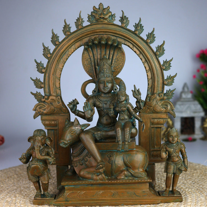 Bronze Panchaloha Shiva Parivar Idol | Lord Shiva Parvati Ganesha Kartikeya Murugan Statue | Handcrafted Chola Art Hindu Deity Murti for Temple & Home Decor,Brown, 13 Inch, 1 Piece