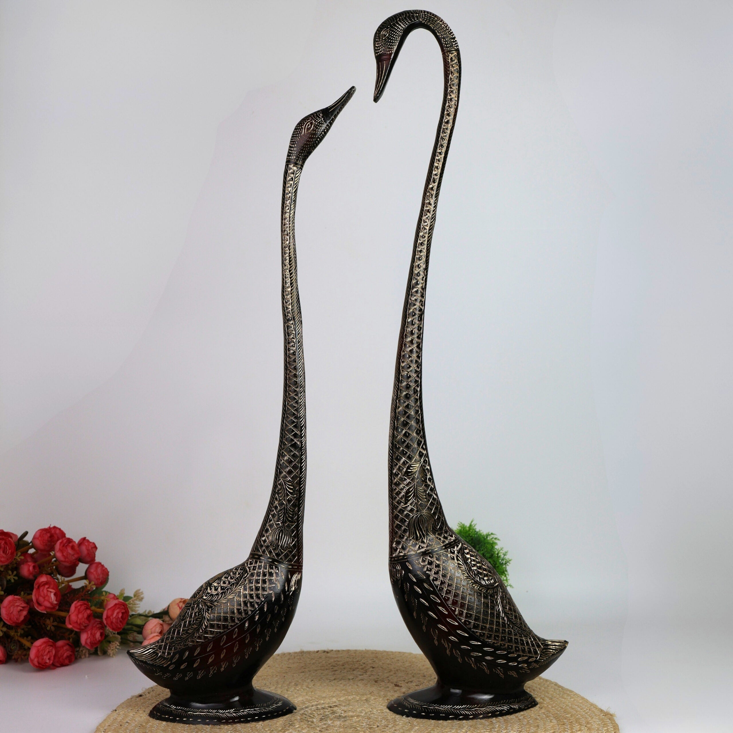 Bhunes Hand Carved Brass Swan Statue Set – Handcrafted Vintage Duck Sculptures for Home & Office Decor Set Of 2, Black, 31.5 Inch