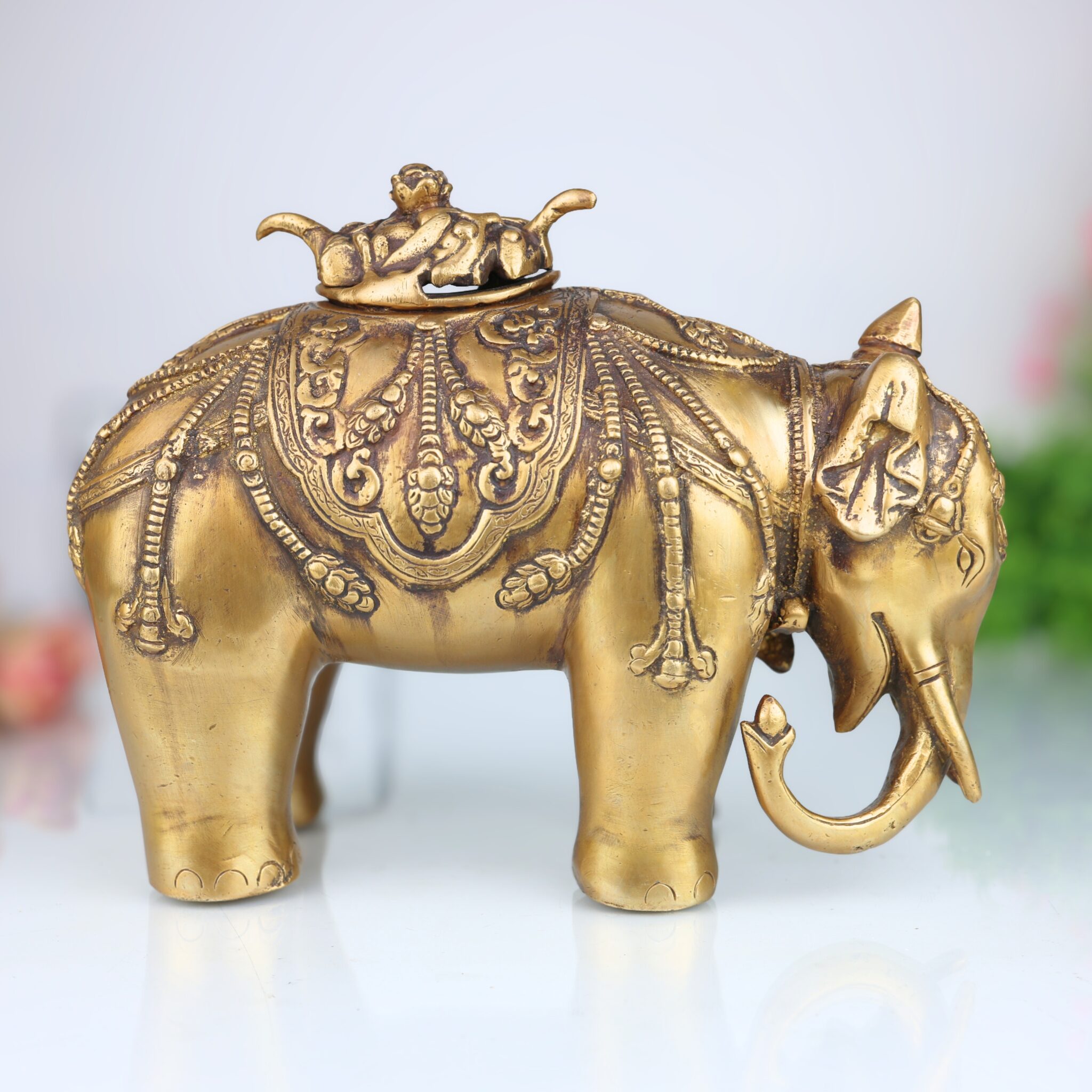Handcrafted Brass Gajraj Dhoop Burner, Peetal Elephant Incense Holder, Airavata Gajavahana Hathi Murti for Puja, Vastu & Home Decor, Gold, 7.5 Inch