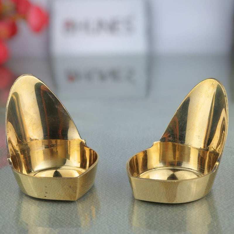 Brass Handcrafted Diya | Pital Deepak, Peetal Lamp, Pittal Deepam, Velli Pooja Deepak for Temple, Home Decor & Festival (Set of 2), Gold, 3 Inch, 1 Piece