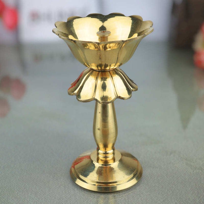 Brass Lotus Diya, Handcrafted Oil Lamp for Puja, Festival, Temple, Home Decor, Small Brass Pooja Lamp for Diwali and Spiritual Rituals, Gold, 6 Inch, 1 Piece