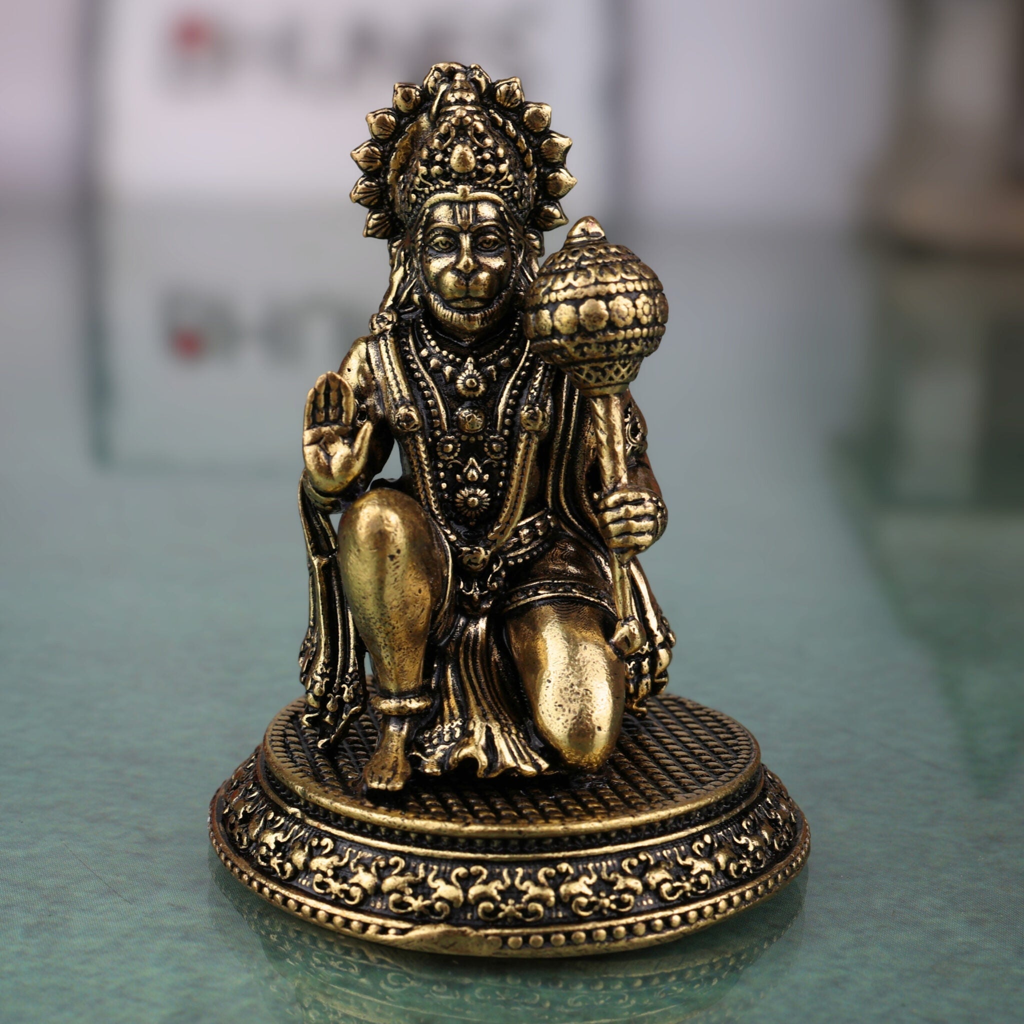 Brass Hanuman Idol Murti, Bajrangbali Anjaneya Maruti Pavanputra Sankat Mochan Mahaveer Ramdoot Vigraha for Home Temple Puja Decor, Gold, 2.5 Inch, 1 Piece