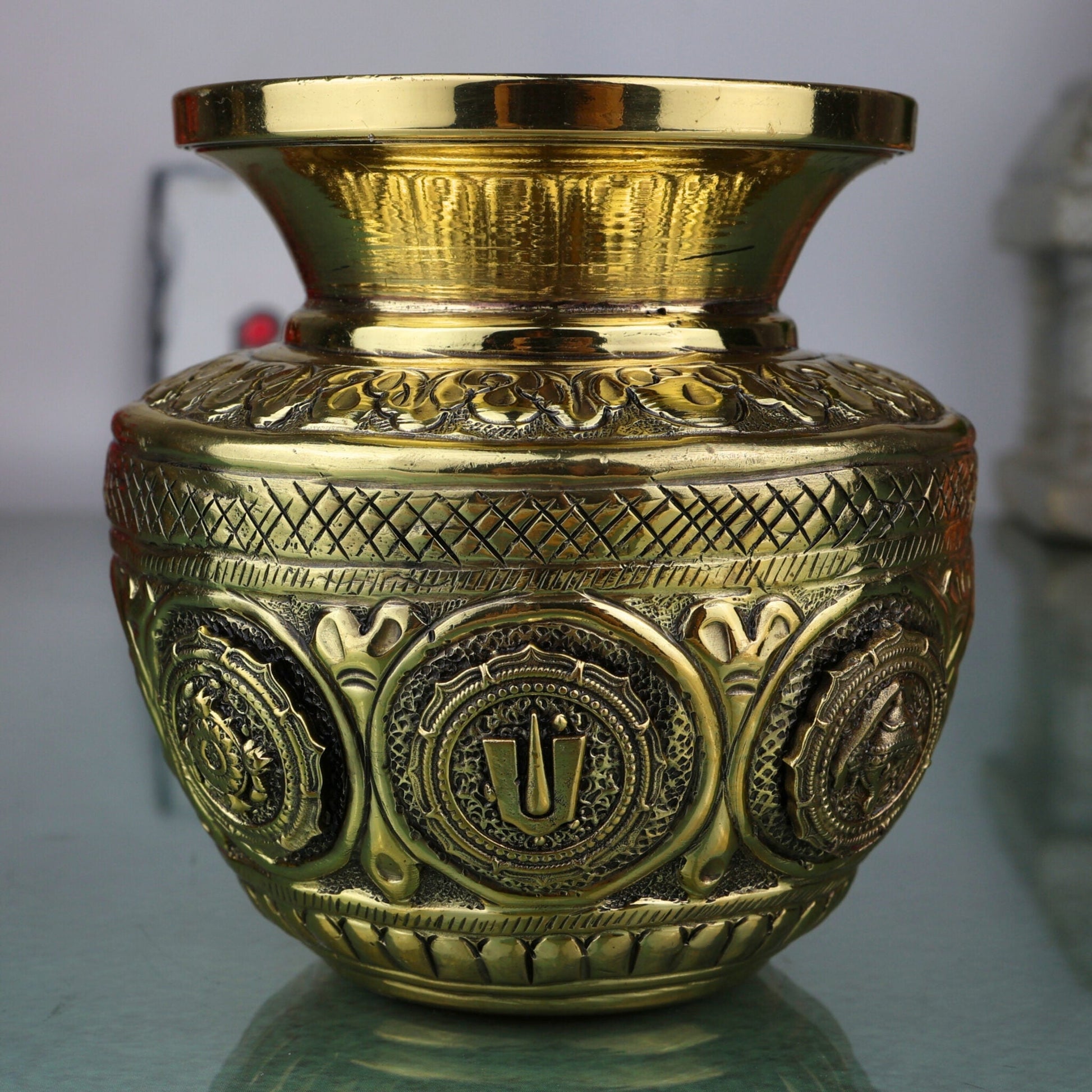 Brass Balaji Kalash Loota with Shankh & Chakra, Pooja Kalash, Vedic Murti, Temple Decor, Home Puja Showpiece, Hindu Spiritual Statue, Gold, 4 Inch, 1 Piece