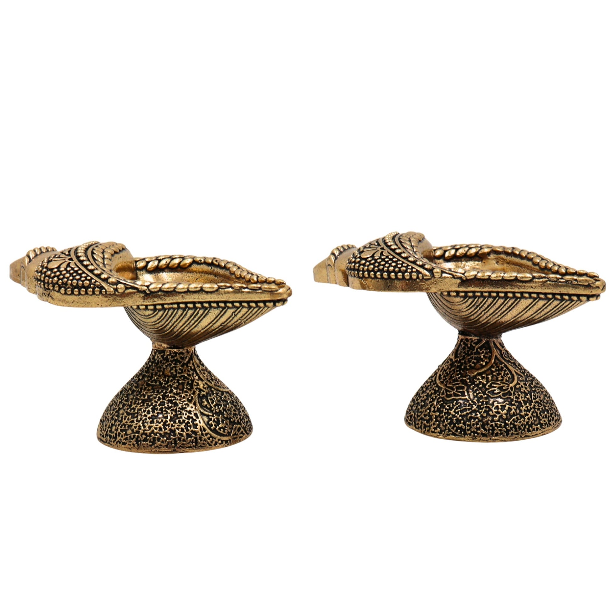 Brass Shankh Diya, Conch Lamp | Handcrafted Shank Diya for Puja, Aarti, Home Decor, Temple, Meditation, Spiritual Blessings, Traditional Brass Shankh Deepam, Gift & Festival Decor, Gold, 1.5 Inch, 2 Piece
