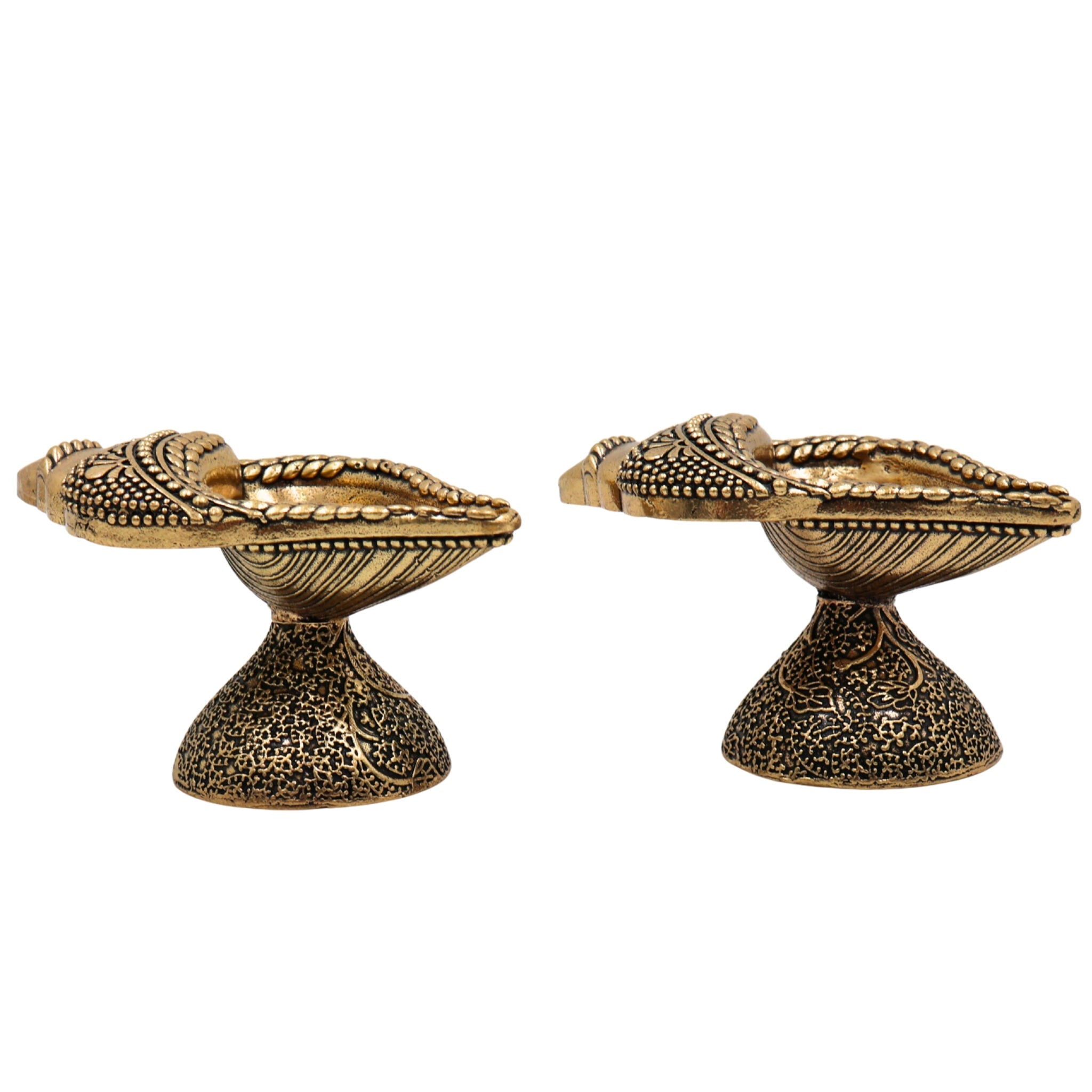 Brass Shankh Diya, Conch Lamp | Handcrafted Shank Diya for Puja, Aarti, Home Decor, Temple, Meditation, Spiritual Blessings, Traditional Brass Shankh Deepam, Gift & Festival Decor, Gold, 1.5 Inch, 2 Piece