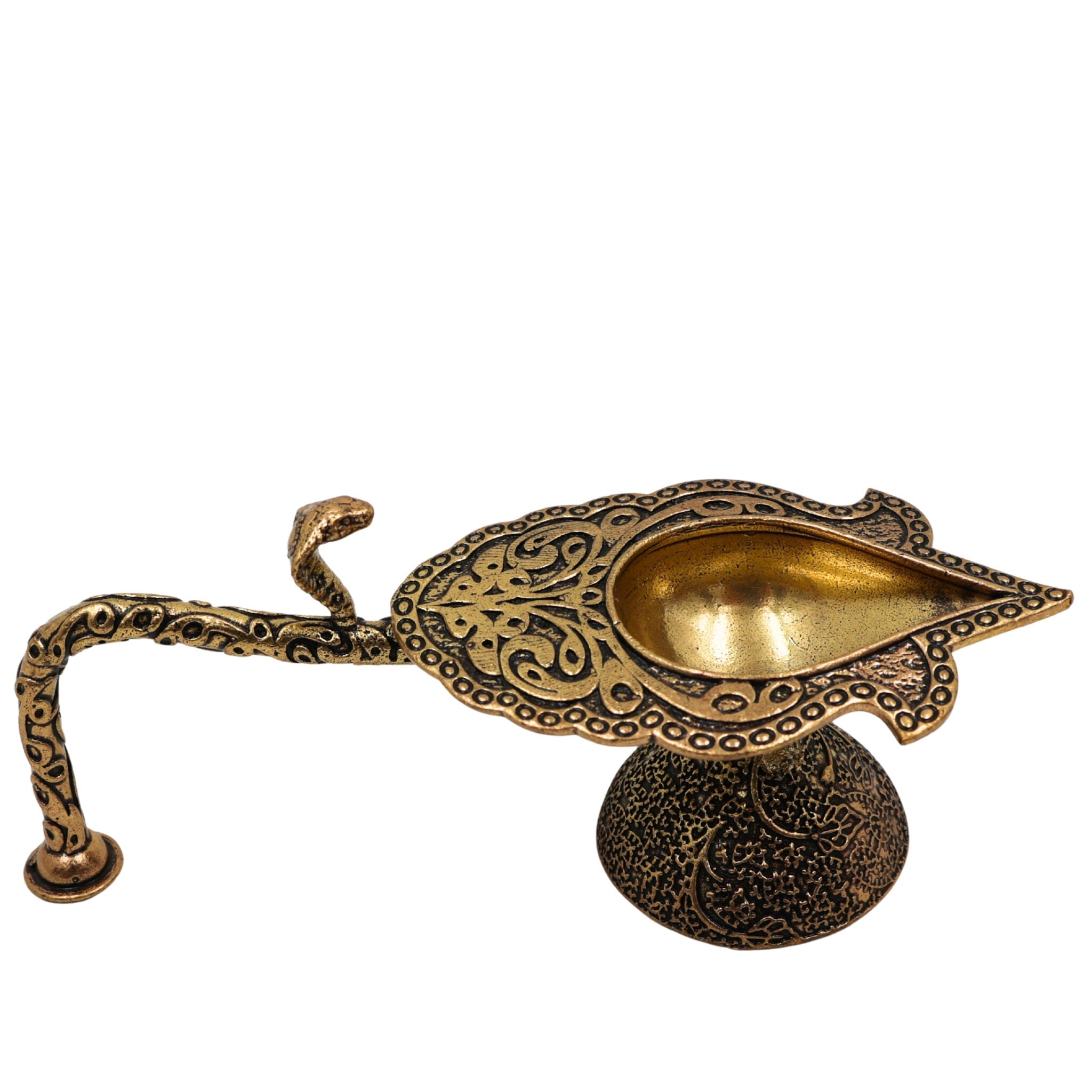 Brass Aarti Diya for Pooja, Handmade Peetal Oil Lamp, Traditional Deepak, Decorative Festival Diya for Diwali, Navratri, Temple, Home, and Spiritual Ceremonies, Gold, 1.5 Inch, 1 Piece