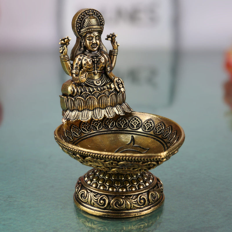 Brass Lakshmi Deepam Mahalakshmi Vilakku Kuthu Diya Pital Oil Lamp Laxmi Deepak Idol for Puja Temple Decoration Home Mandir Gift, Gold, 3.5 Inch, 1 Piece