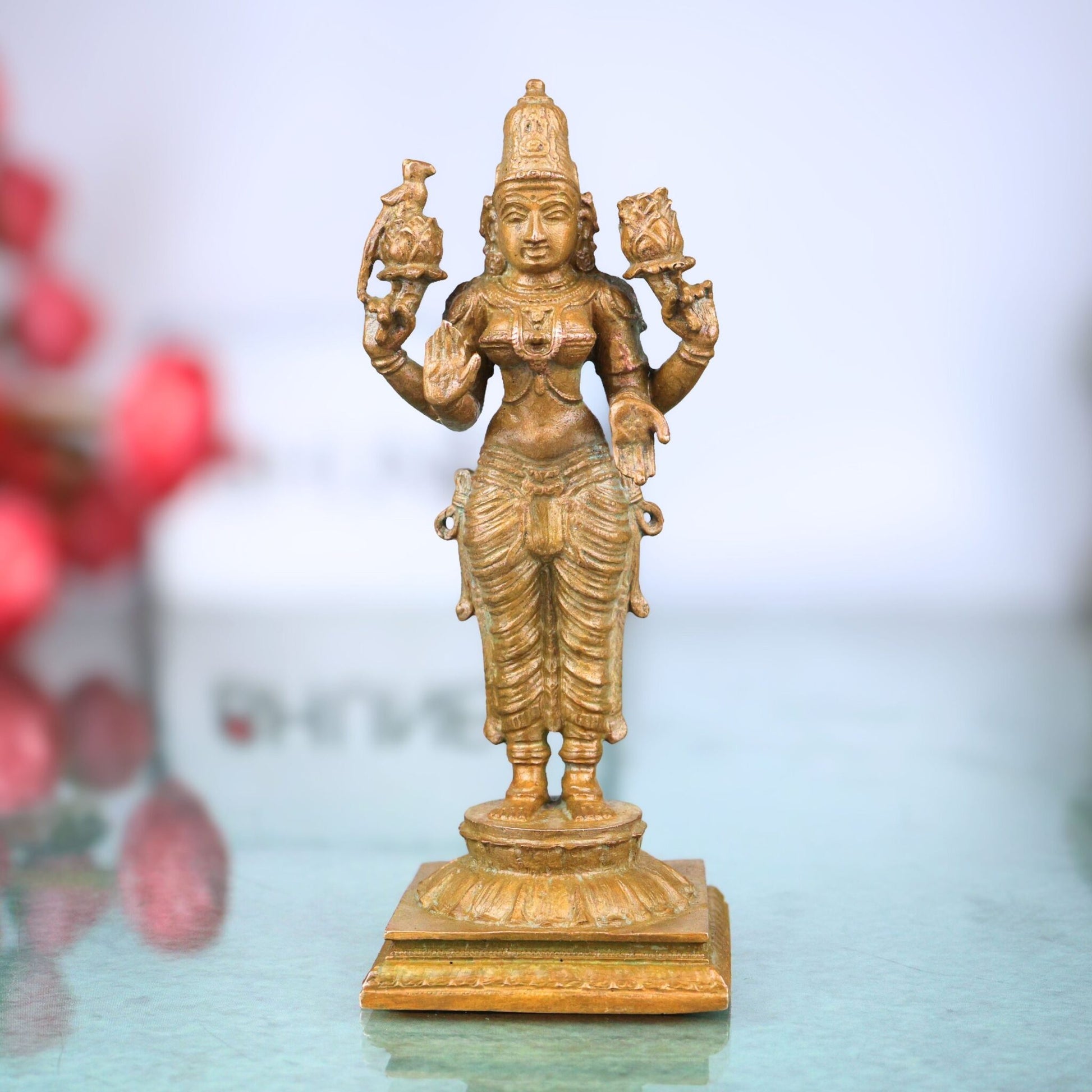 Bronze Handcrafted Lakshmi Idol, Maha Lakshmi, Shri Lakshmi, Padma Kamala, Panchaloha Goddess Statue for Home, Temple & Diwali Decor, Brown, 4 Inch, 1 Piece