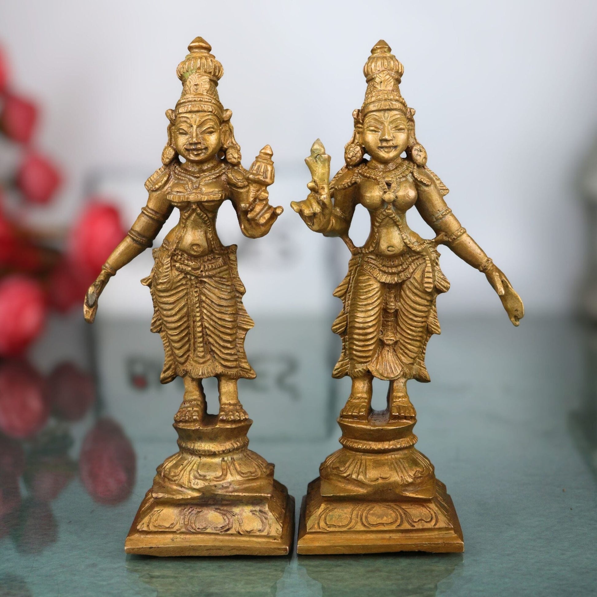 Bronze Sri Devi & Bhu Devi Idol Set, Handcrafted Goddess Murti for Pooja, Temple & Home Decor, Brown, 4.5 Inch, 2 Piece