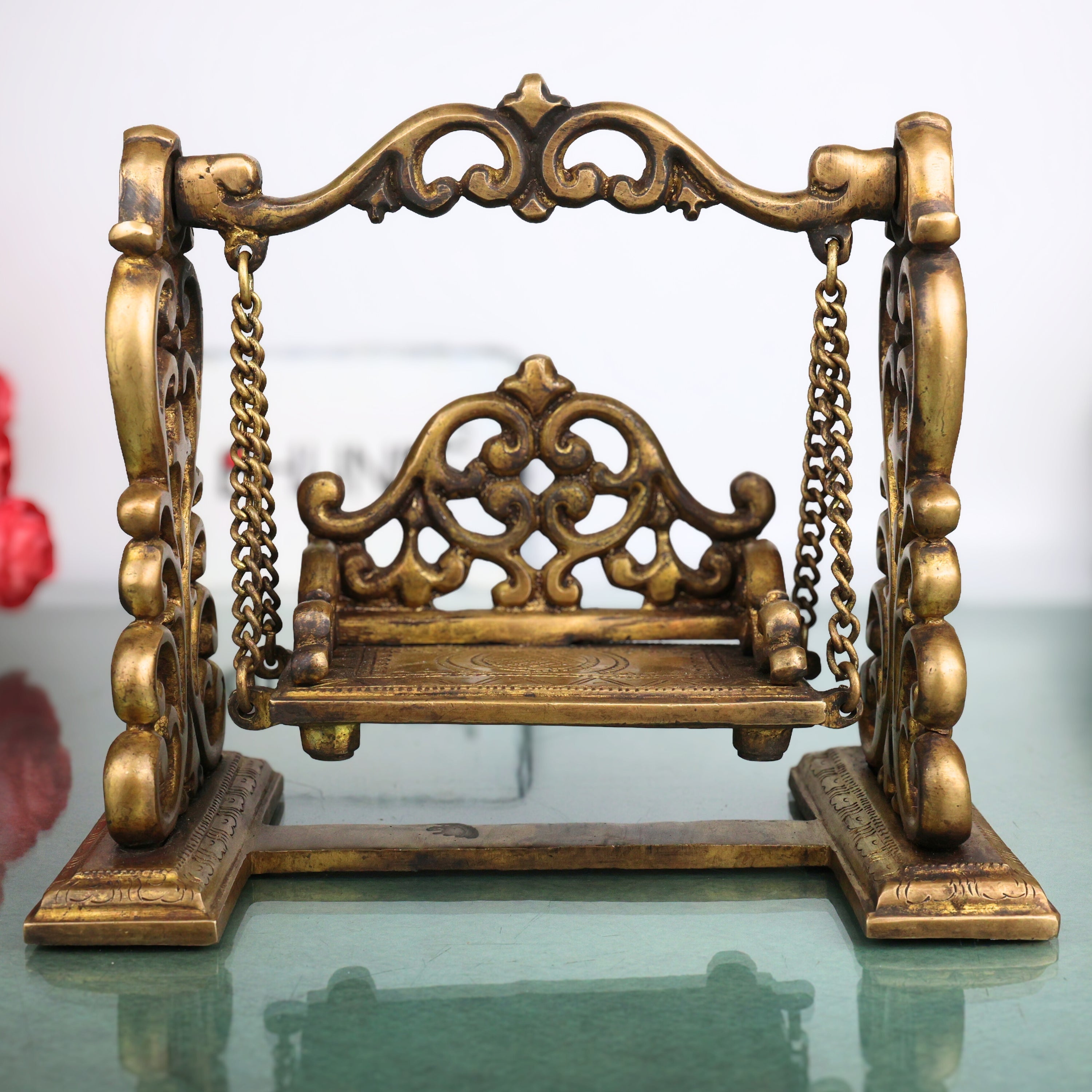 Brass Jhoola Hindola for Laddu Gopal Bal Krishna Radha Krishna Pital Oonjal Palna Mandir Swing for Janmashtami Pooja Temple Decor, Gold, 7.5 Inch, 1 Piece