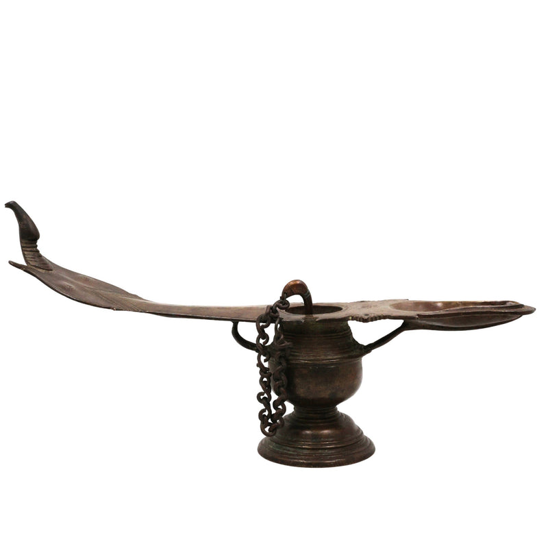 Brass Antique Kerala Lamp | Handcrafted Nilavilakku Deepam for Pooja, Temple & Home Décor, Gold, 7 Inch, 1 Piece