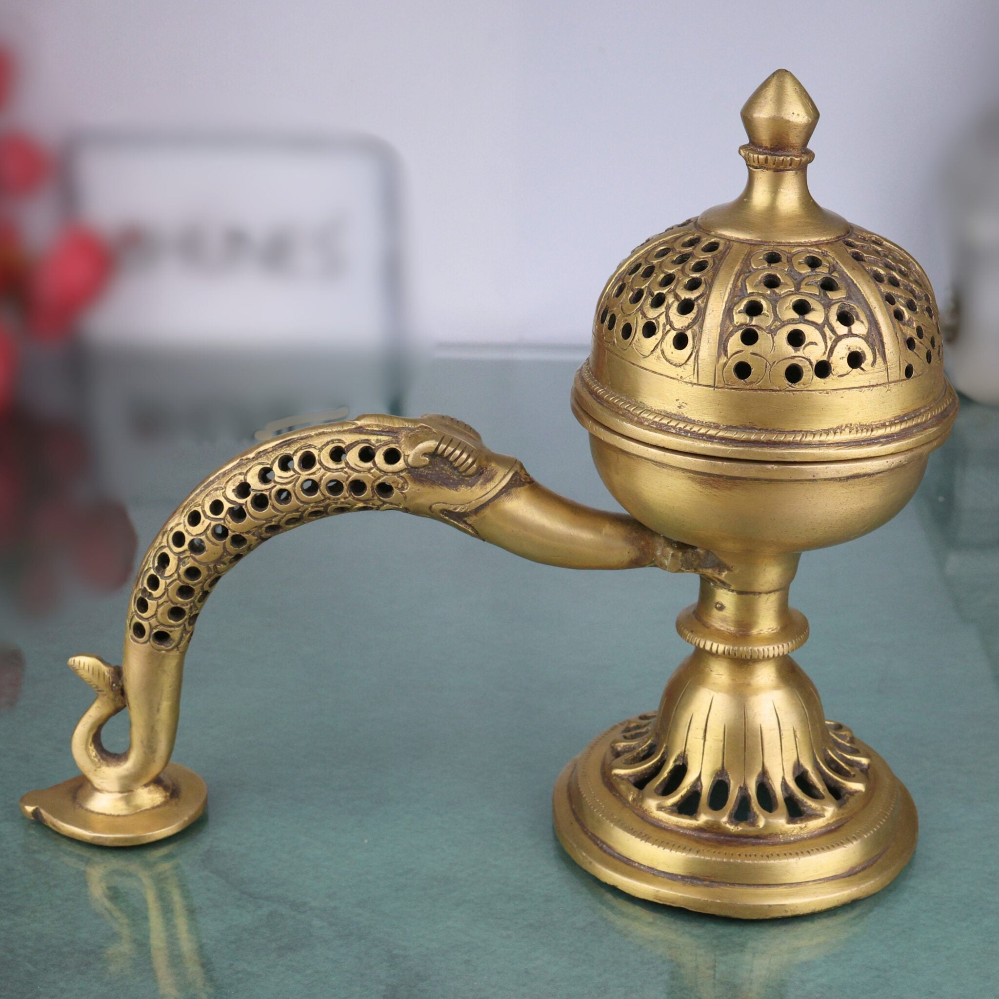 Brass Doopa Dani | Handcrafted Pooja Incense Dhoop burner Holder, Auspicious Decorative Dhuna loban burner, Gold, 7.5 Inch, 1 Piece