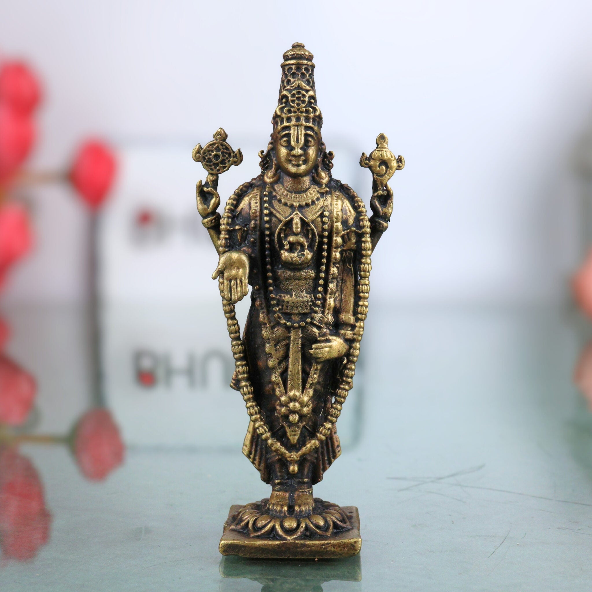 Brass Venkateshwara Balaji Idol,Tirupati Srinivasa Govinda Statue, Handcrafted Venkatachalapathy Perumal Murti,Temple Decor & Pooja Gift, Gold, 3 Inch, 1 Piece