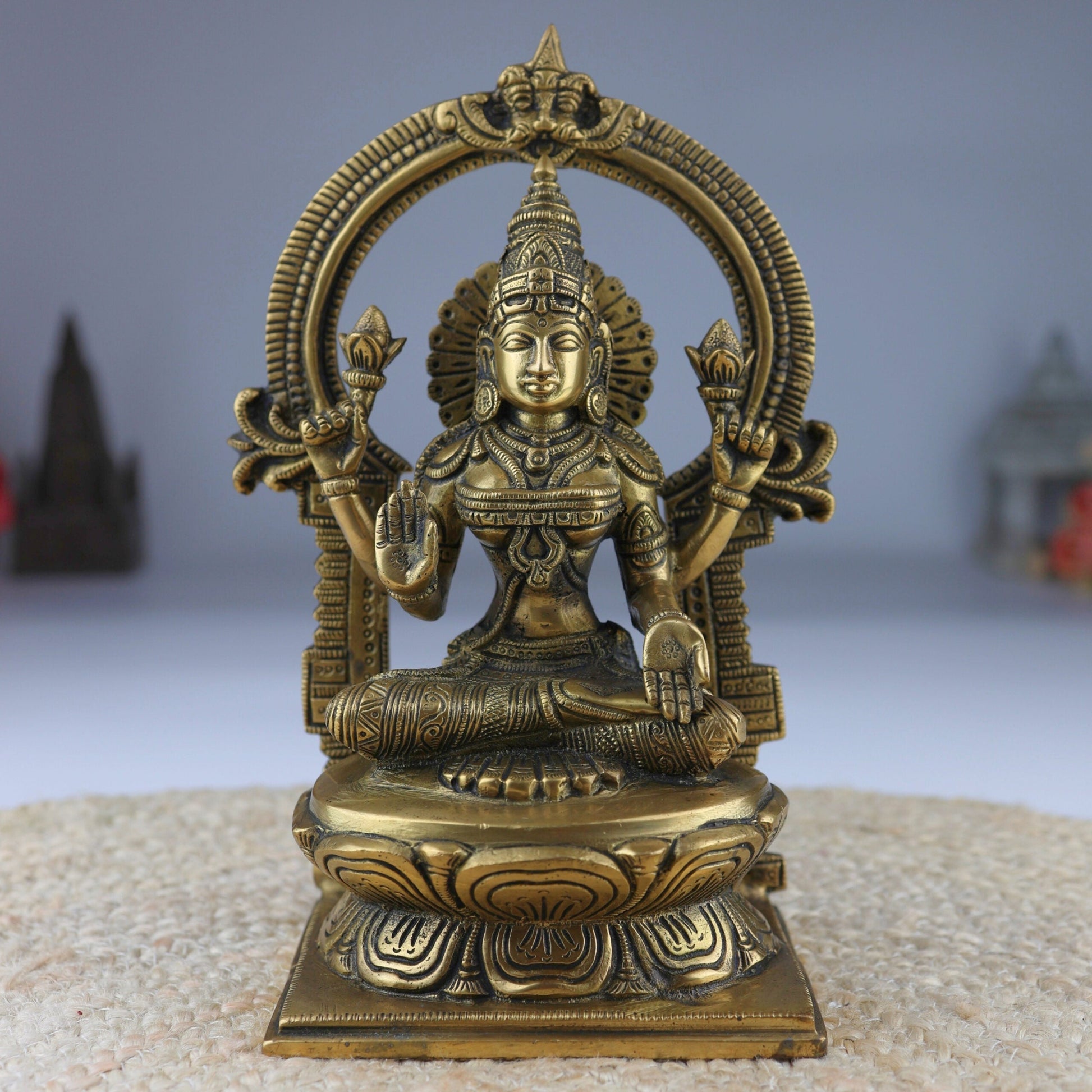 Handcrafted Brass Mahalakshmi Idol with Prabhavali – Shri Lakshmi | Kamala Devi | Ashta Lakshmi | Pital Laxmi Murti for Pooja, Home Temple & Gifting, Gold, 9 Inch, 1 Piece