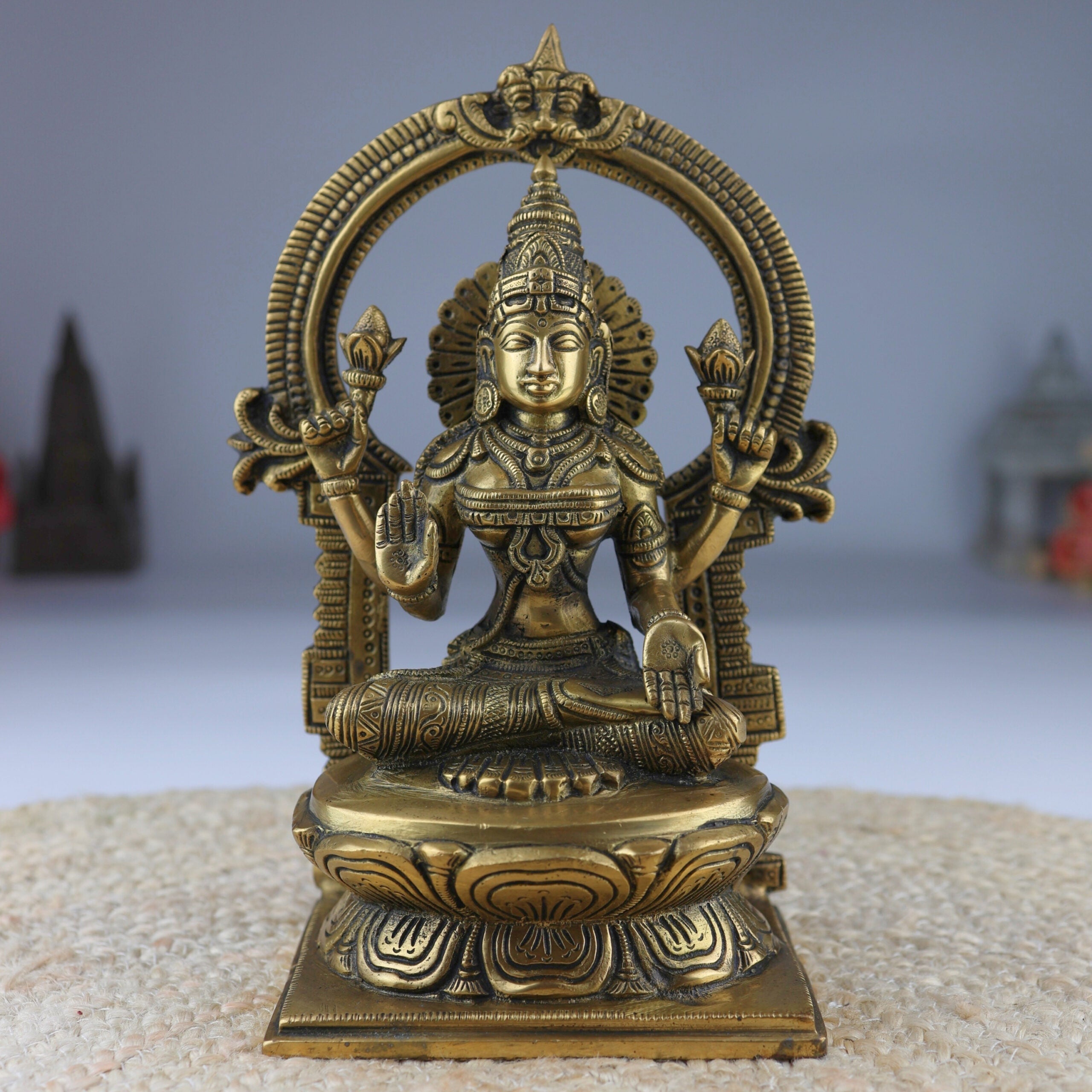 Handcrafted Brass Mahalakshmi Idol with Prabhavali – Shri Lakshmi | Kamala Devi | Ashta Lakshmi | Pital Laxmi Murti for Pooja, Home Temple & Gifting, Gold, 9 Inch, 1 Piece