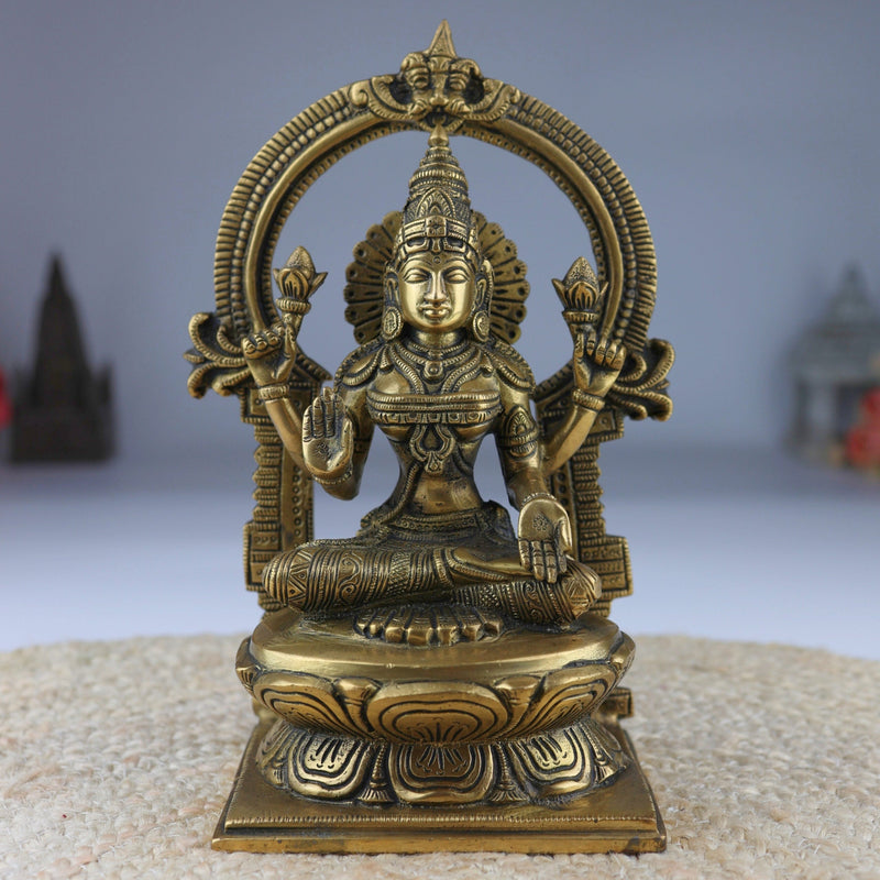 Handcrafted Brass Mahalakshmi Idol with Prabhavali – Shri Lakshmi | Kamala Devi | Ashta Lakshmi | Pital Laxmi Murti for Pooja, Home Temple & Gifting, Gold, 9 Inch, 1 Piece