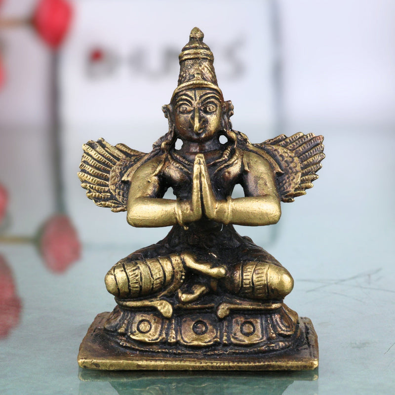 Brass Garuda Dev Idol, Vishnu Vahana Pakshiraja Murti, Handcrafted Pital Garuda Bhagwan Statue,Vainateya Suparna Vigraham for Home Temple & Puja Decor, Gold, 2.5 Inch, 1 Piece