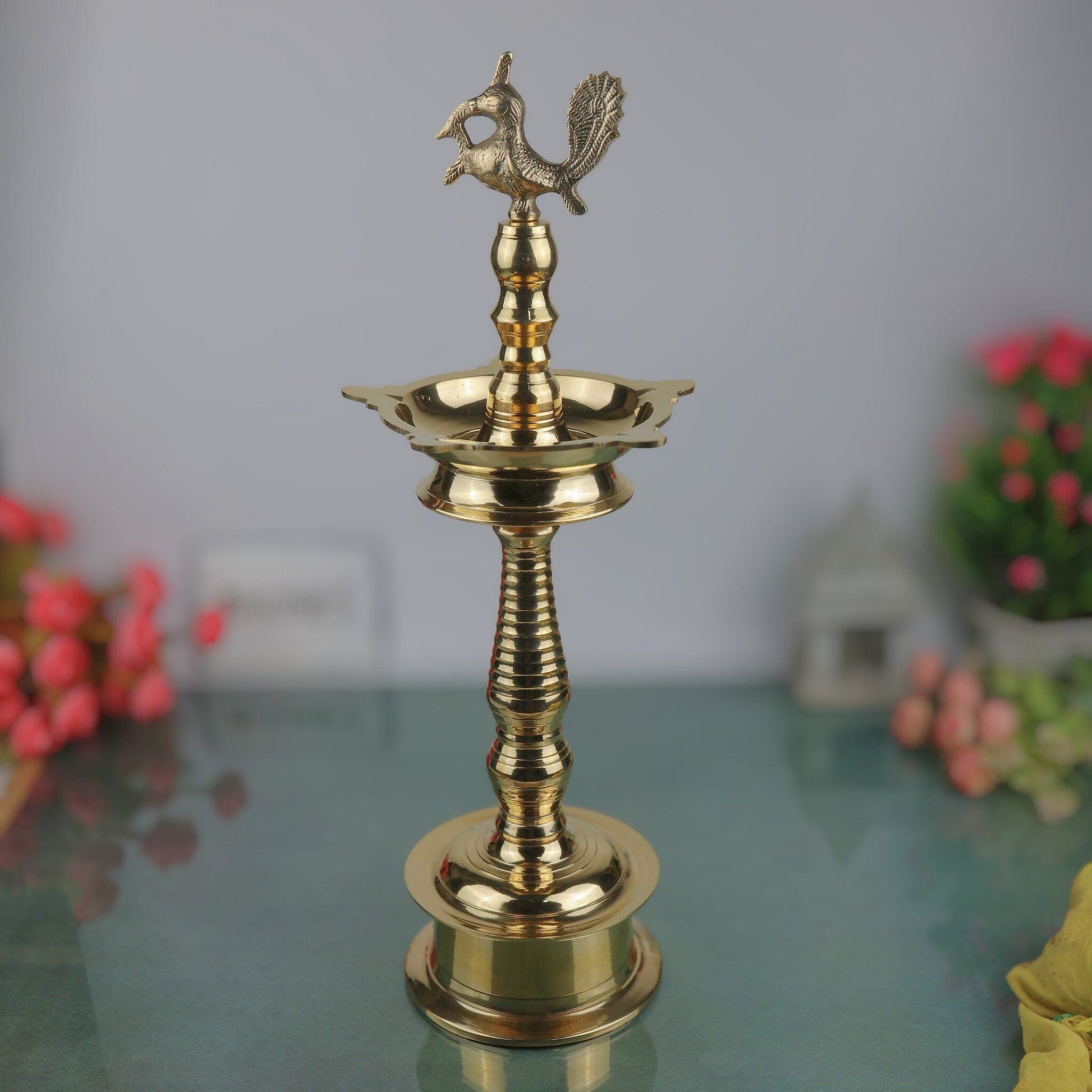 Handcrafted Brass Kuthu Vilakku Deepam Diya, Traditional Temple Pital Lamp, Indian Oil Deepak for Pooja, Aarti & Home Décor, Gold, 21.5 Inch, 1 Piece
