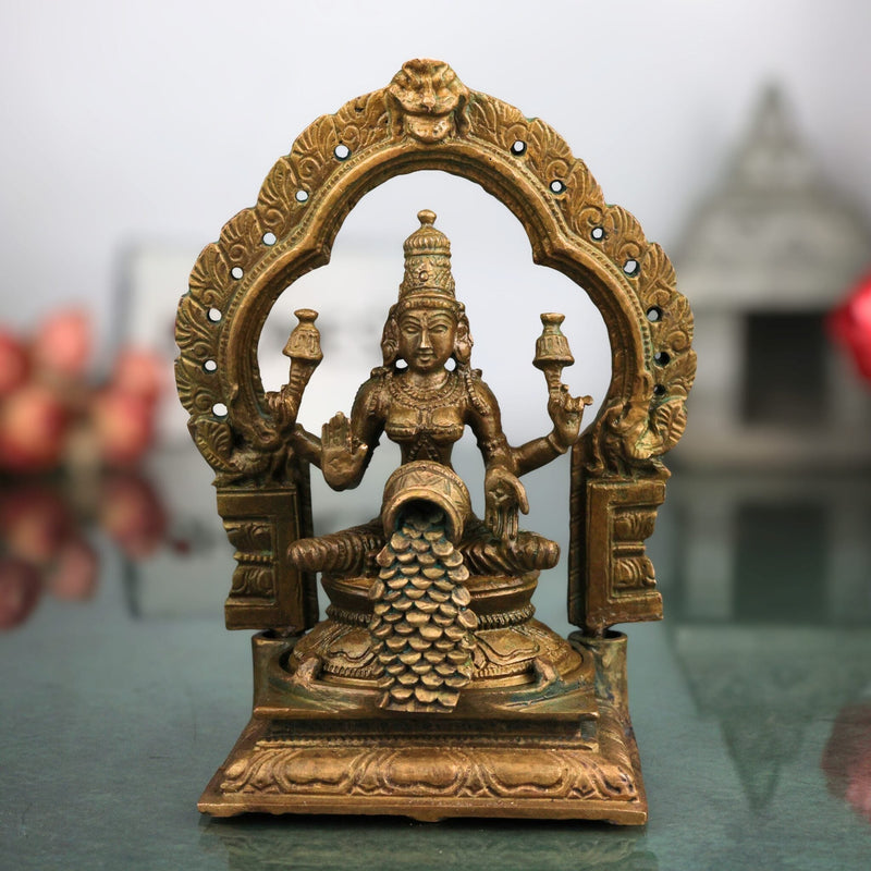 Bronze Mahalakshmi Idol, Panchaloha Lakshmi Murti, Kanchu Kansya Shri Devi Thirumagal Narayani Statue, Handcrafted Chola Art Goddess Lakshmi Figurine, Brown, 5 Inch, 1 Piece