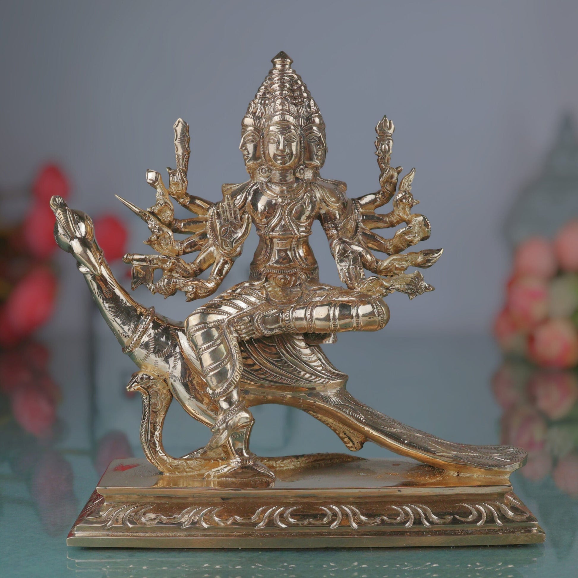 Bronze Arumuga Murugan Idol, Shanmukha Skanda Subramanya Kumaraswamy Vel Murugan Panchaloha Inspired Traditional South Indian Sculpture for Home Temple Decor, Gold, 6 Inch, 1 Piece