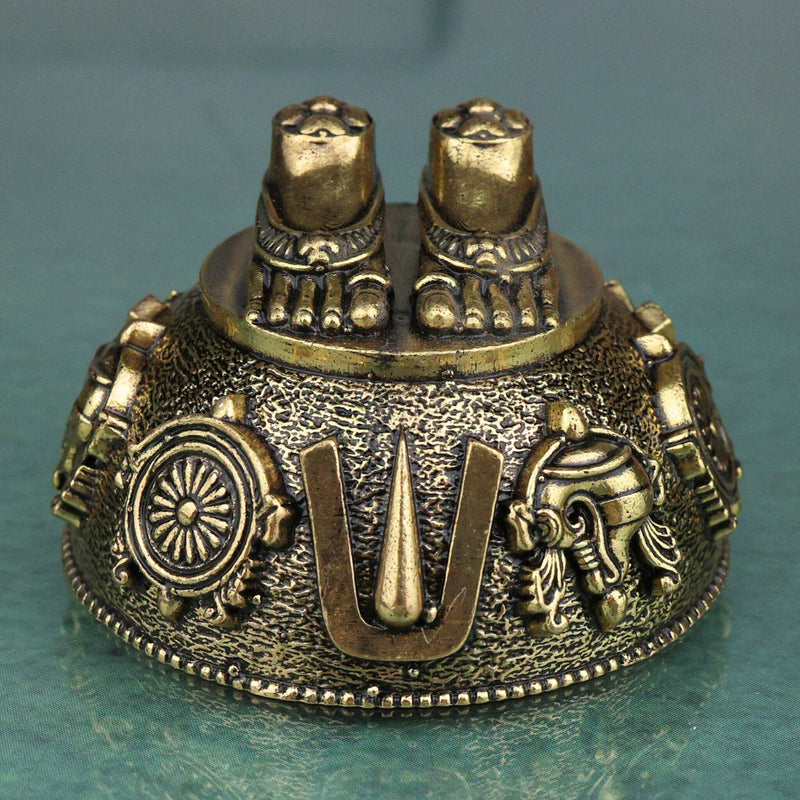 Brass Balaji Charan Paduka Idol, Lord Venkateswara Srinivasa Govinda Perumal Tirupati Tirumala Sacred Footprint for Puja & Home Mandir, Gold, 1 Inch, 1 Piece