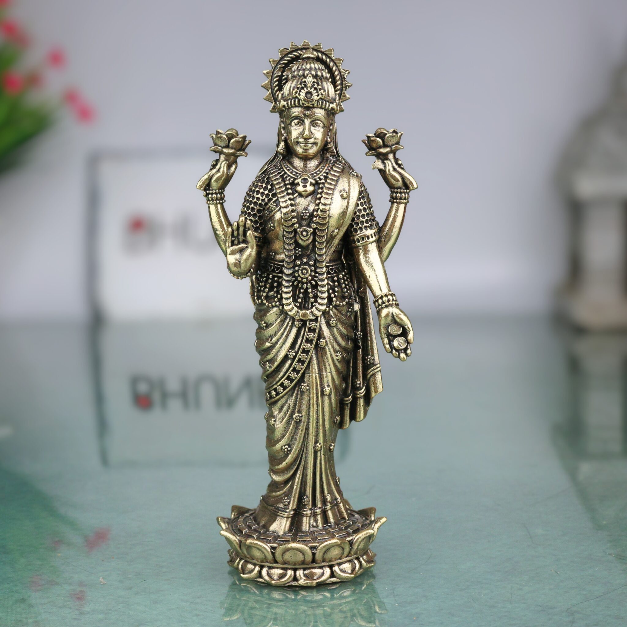 Divine Brass Lakshmi Idol, Mahalakshmi Murti, Sri Devi Vigraha, Padmavati Kamala Moorthi for Home Puja & Prosperity Decor, Gold, 4.5 Inch, 1 Piece