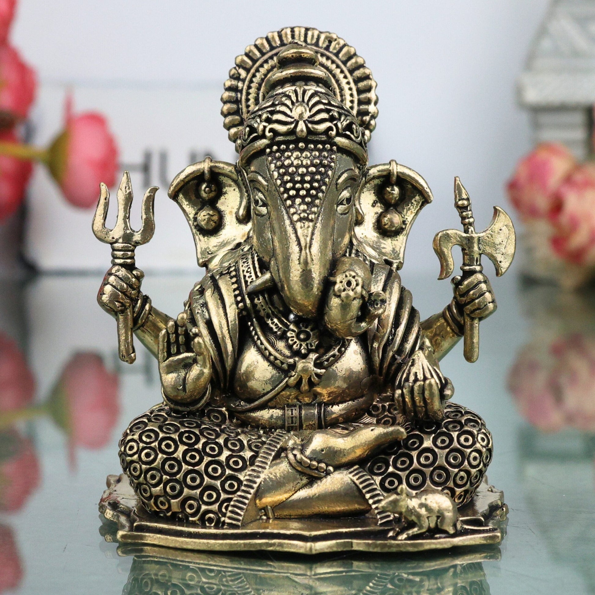 Brass Ganesha Idol, Ganapati Vinayaka Siddhivinayaka Murti for Home Pooja Decor Gift, Gold, 2.5 Inch, 1 Piece