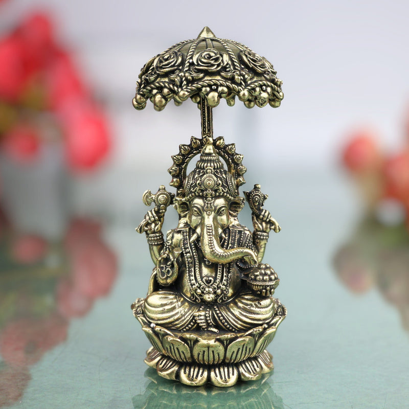 Brass Ganesha Idol with Umbrella, Handcrafted Vinayaka Ganapati Vinayagar Pillaiyar Murti, Mangalmurti Vighnaharta for Pooja Home Decor Gifts, Gold, 4.5 Inch, 1 Piece