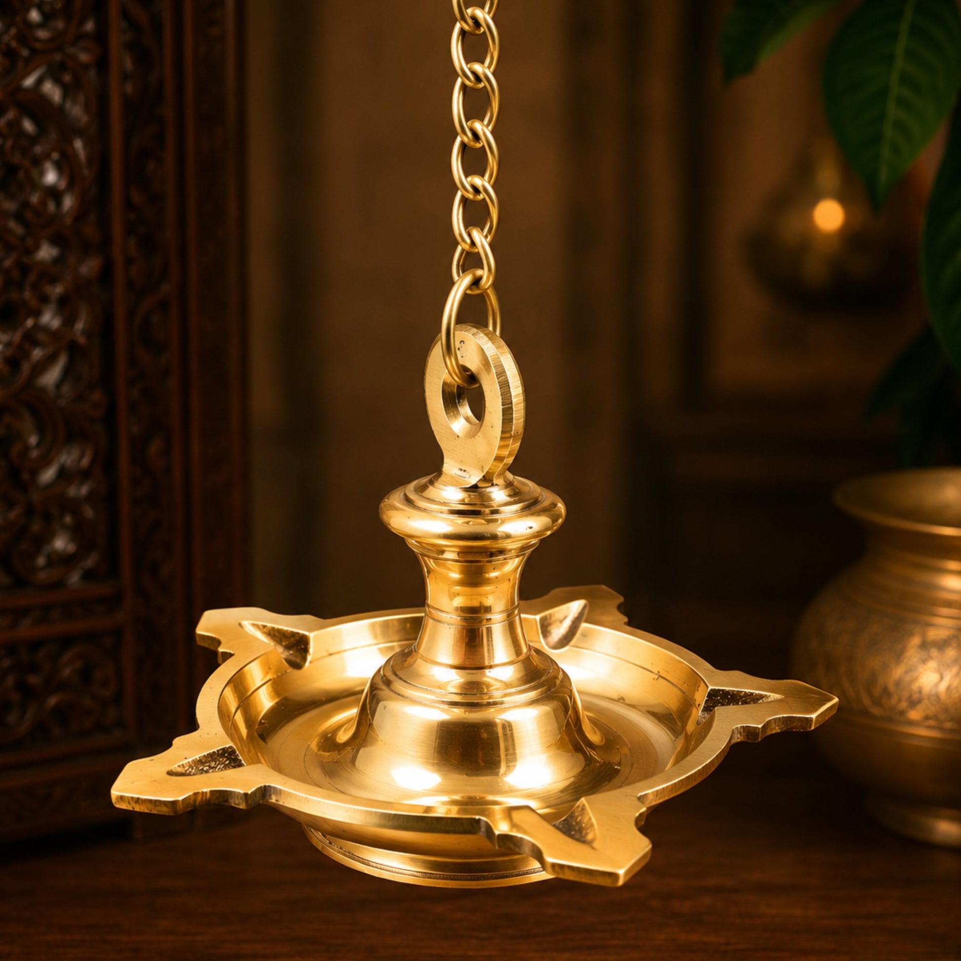 Brass Hanging Lamp Kerala Thooku Vilakku Deepam, Traditional Peetal Hanging Diya, South Indian Temple Hanging Deepak Vilakku Oil Lamp for Pooja Mandir Home Decor, Gold, 7 Inch, 1 Piece