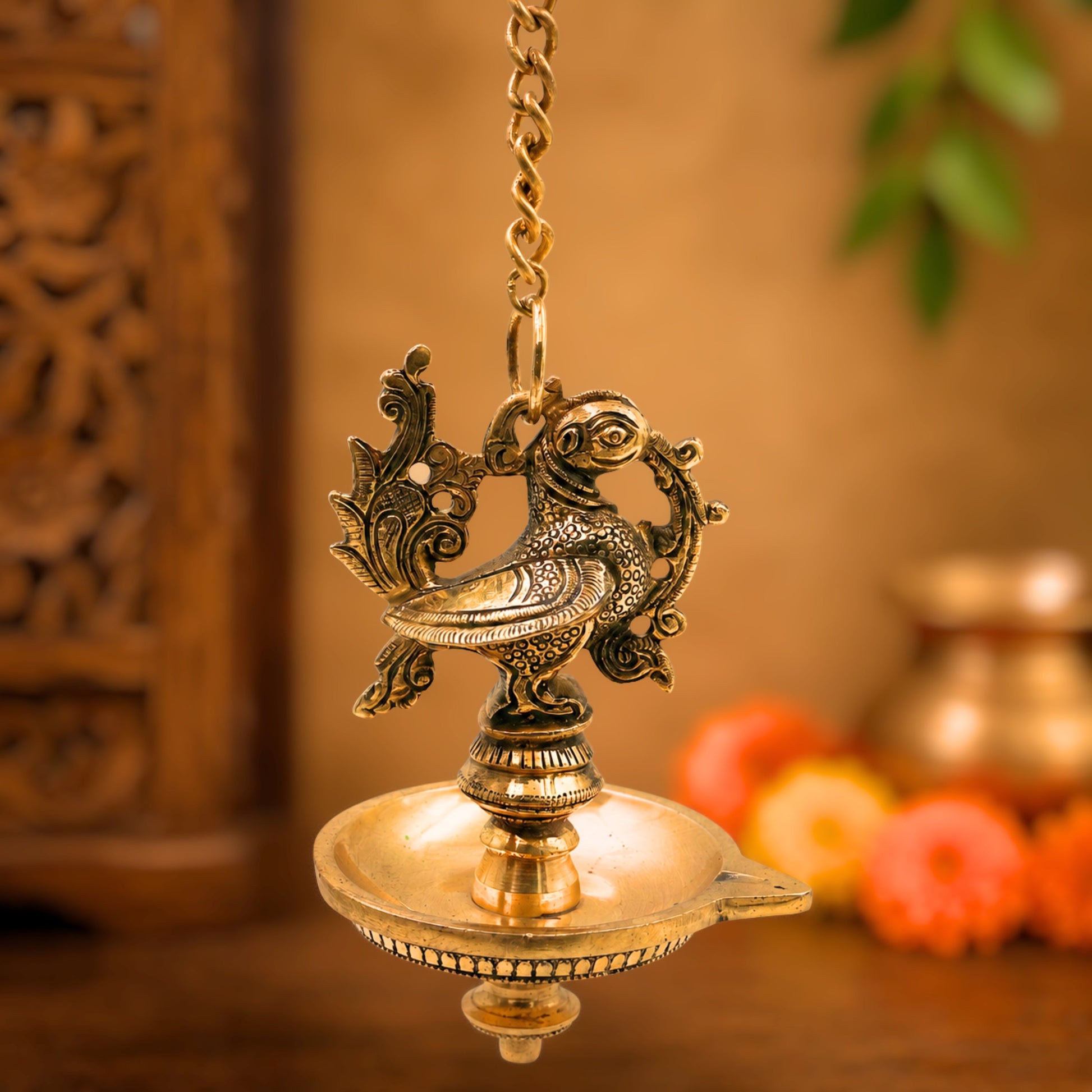 Brass Hanging Lamp for Pooja, Traditional Thooku Vilakku Hanging Deepam, Kerala Nilavilakku Style, Peetal Pital Pittal Oil Lamp for Home Mandir Decor, Gold, 20.5 Inch (Including Chain), 1 Piece