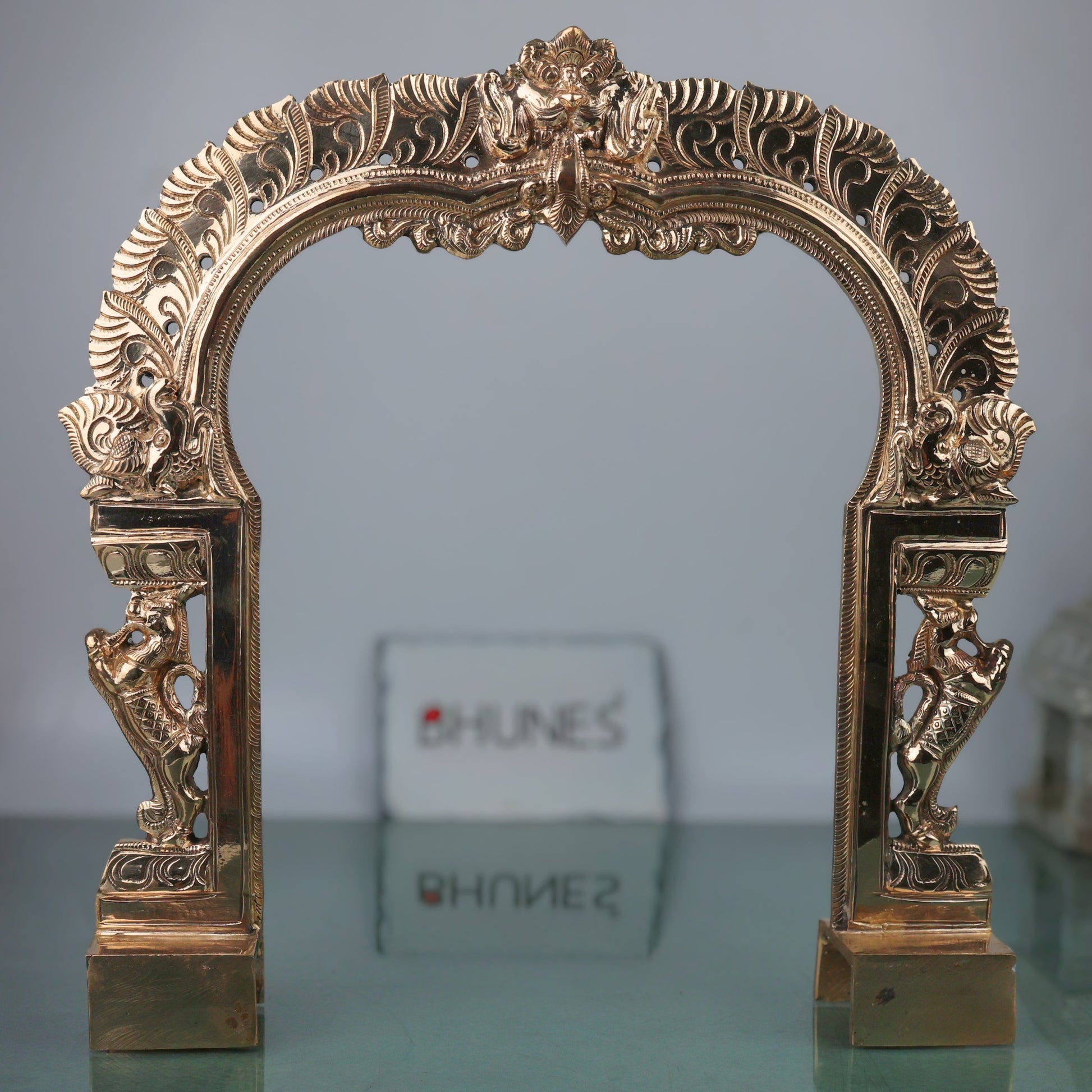 Bronze Prabhavali Arch Makara Torana Kirtimukha Prabha Mandala Vigraha Murti Back Frame Temple Mandir Puja Decor Panchaloha Style Kavacha Arch Frame 34 cm, Gold, 13.5 Inch, 1 Piece