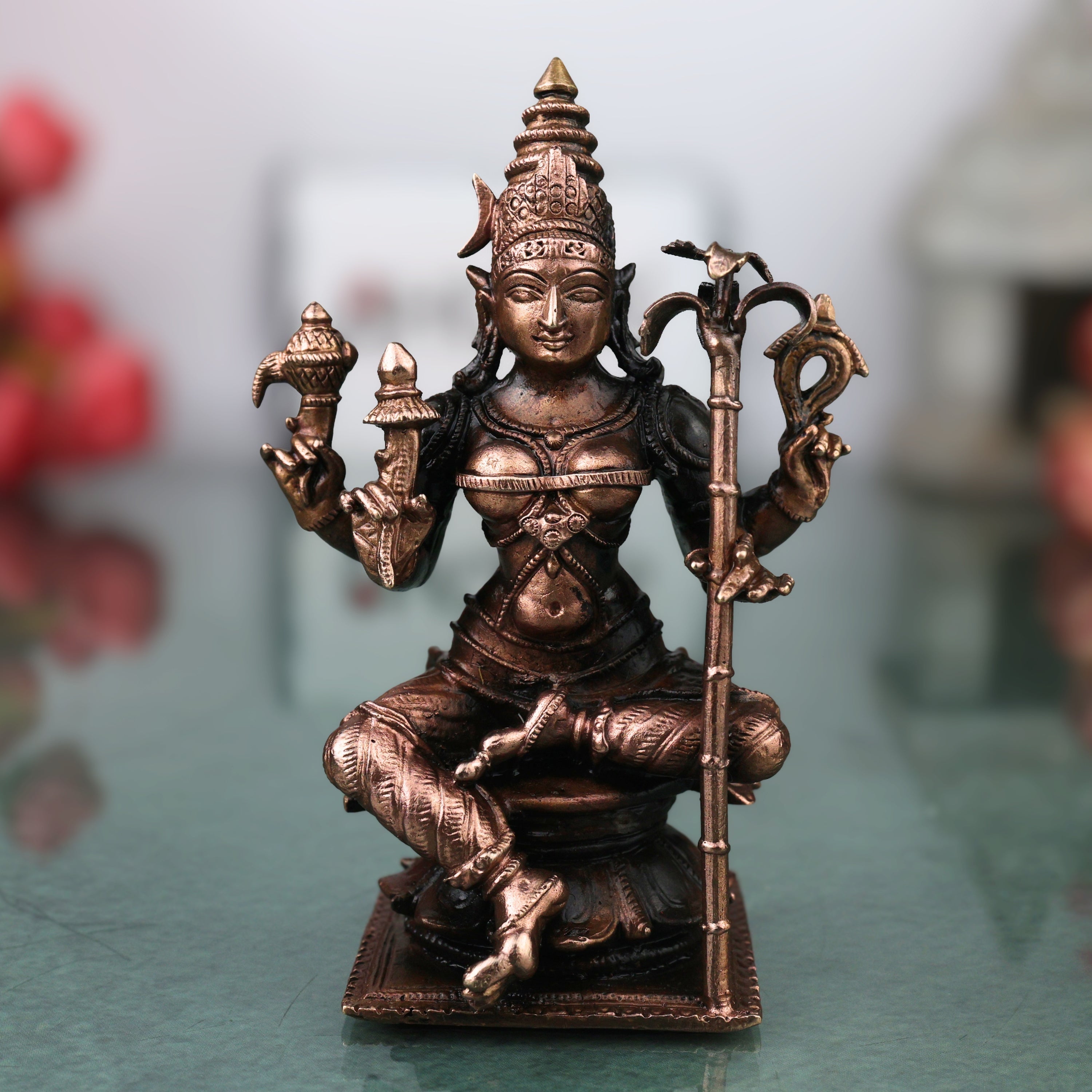 Copper Bhuvaneshwari Devi Idol Handmade Tamra Bhuvaneshwari Taamra Murti Thamira Amman Tamba Vigraham for Pooja Room Temple Decor, Brown, 4 Inch, 1 Piece