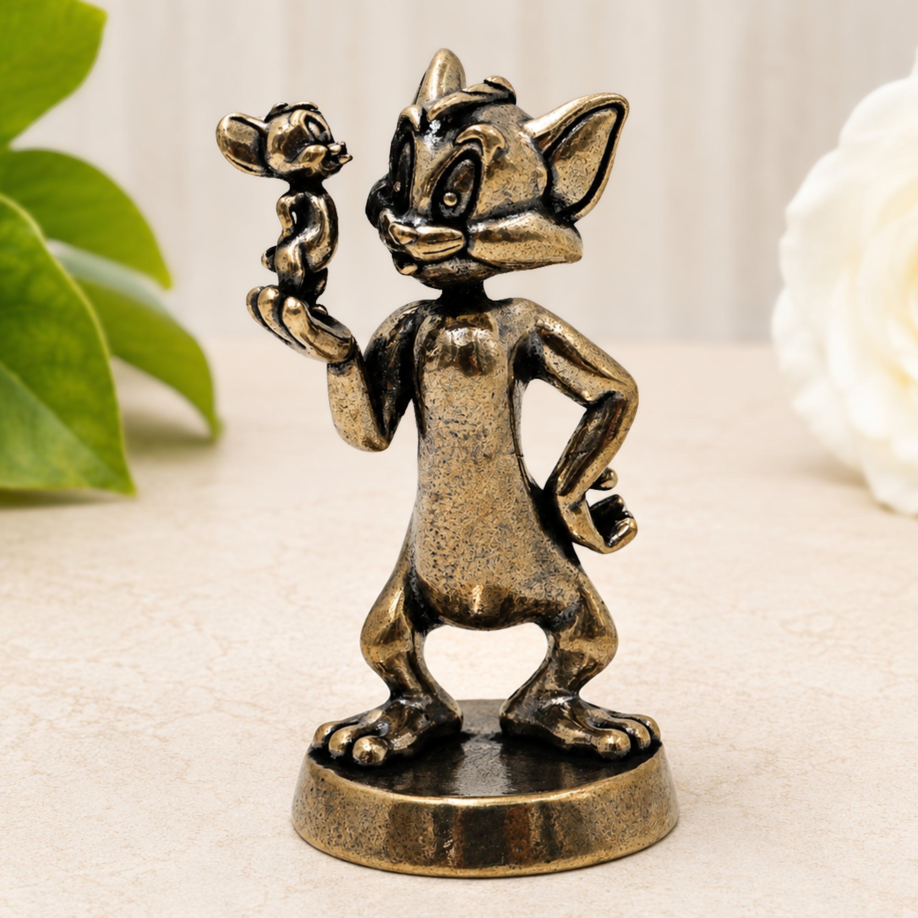 Brass Tom And Jerry Table Decorative Showpiece Handcrafted Cartoon Collectible Home Decor Gift Figurine, Gold, 2 Inch, 1 Piece