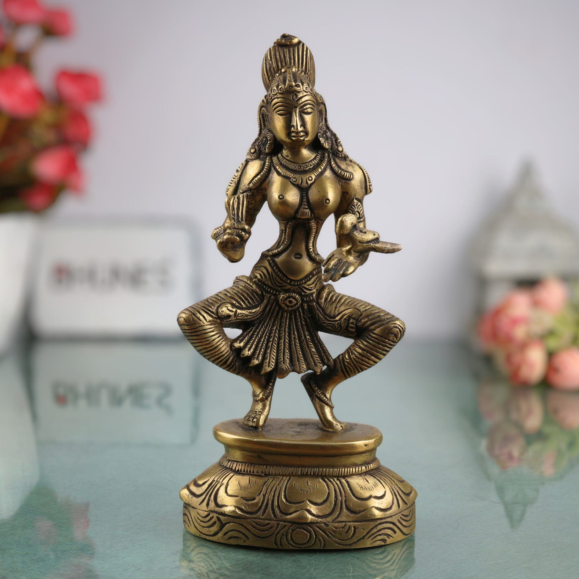 Brass Meenakshi Amman Idol, Madurai Meenakshi Devi Murti, Handcrafted Peetal Minakshi Statue for Pooja, Temple & Home Decor, Gold, 9.5 Inch, 1 Piece