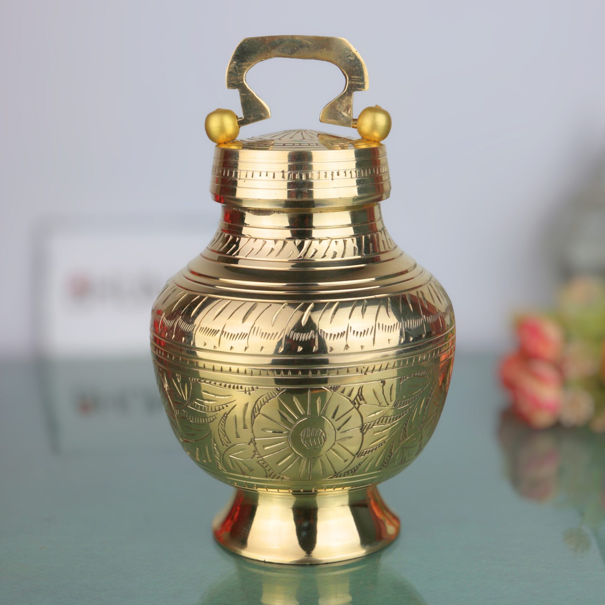 Brass Kamandalu Idol, Pooja Kamandal for Ganga Jal, Sacred Monk Pot, Ritual & Temple Brass Water Vessel, Hindu Ritual Kalash, Ashtadhatu Holy Vessel,Gold, 9 Inch, 1 Piece