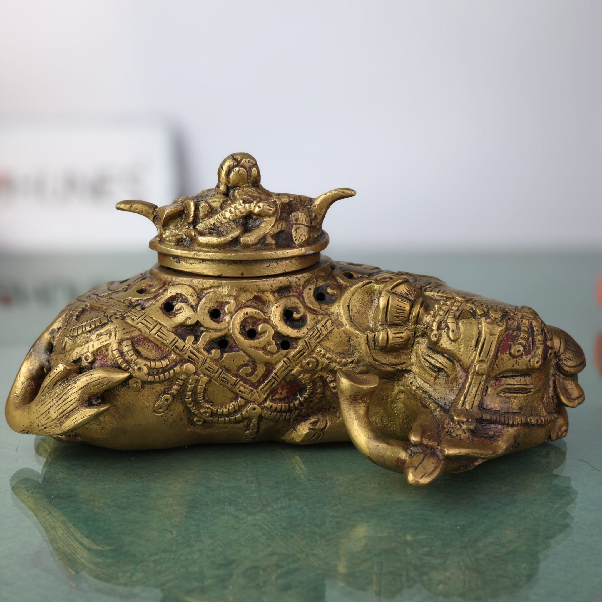 Premium Brass Dhoop Dani Idol, Decorative Brass Incense Burner, Dhoop Stand, Agarbatti & Loban Holder for Pooja, Meditation, Home & Temple Decor, Gold, 4 Inch, 1 Piece