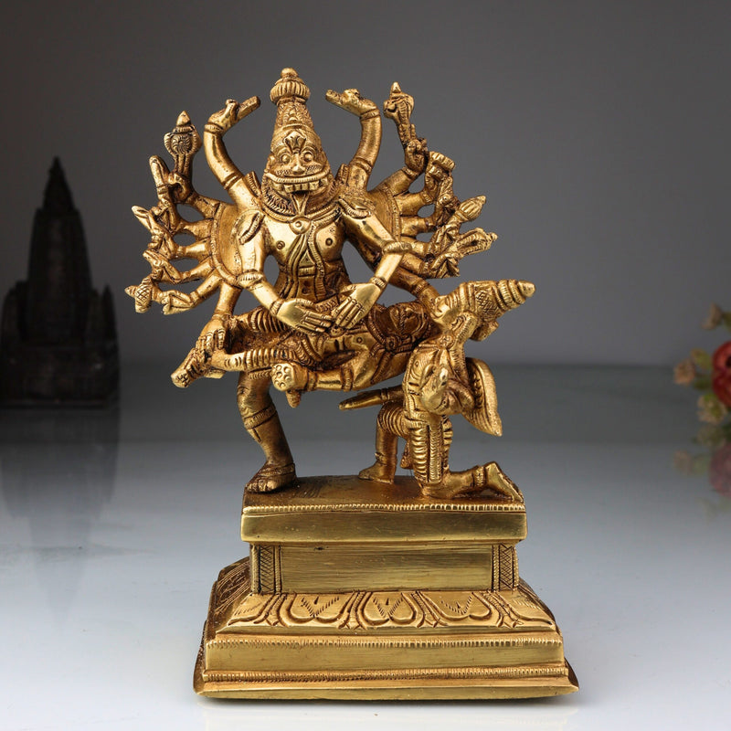 Brass Handcrafted Lord Narasimha Swamy Idol Killing Hiranyakashipu – Pital Yoga-Narasimha Murti for Pooja & Decor, Gold, 7 Inch, 1 Piece