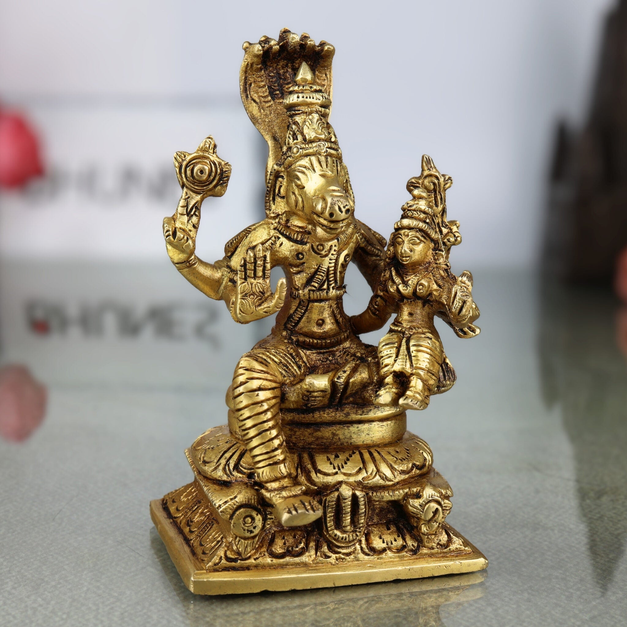 Brass Varaha Bhudevi Idol Vishnu Varaha Swamy Murti Bhu Varaha Perumal Statue Lakshmi Varaha Vigraha Pooja Moorti Home Decor Gift Gold, 4 Inch, 1 Piece