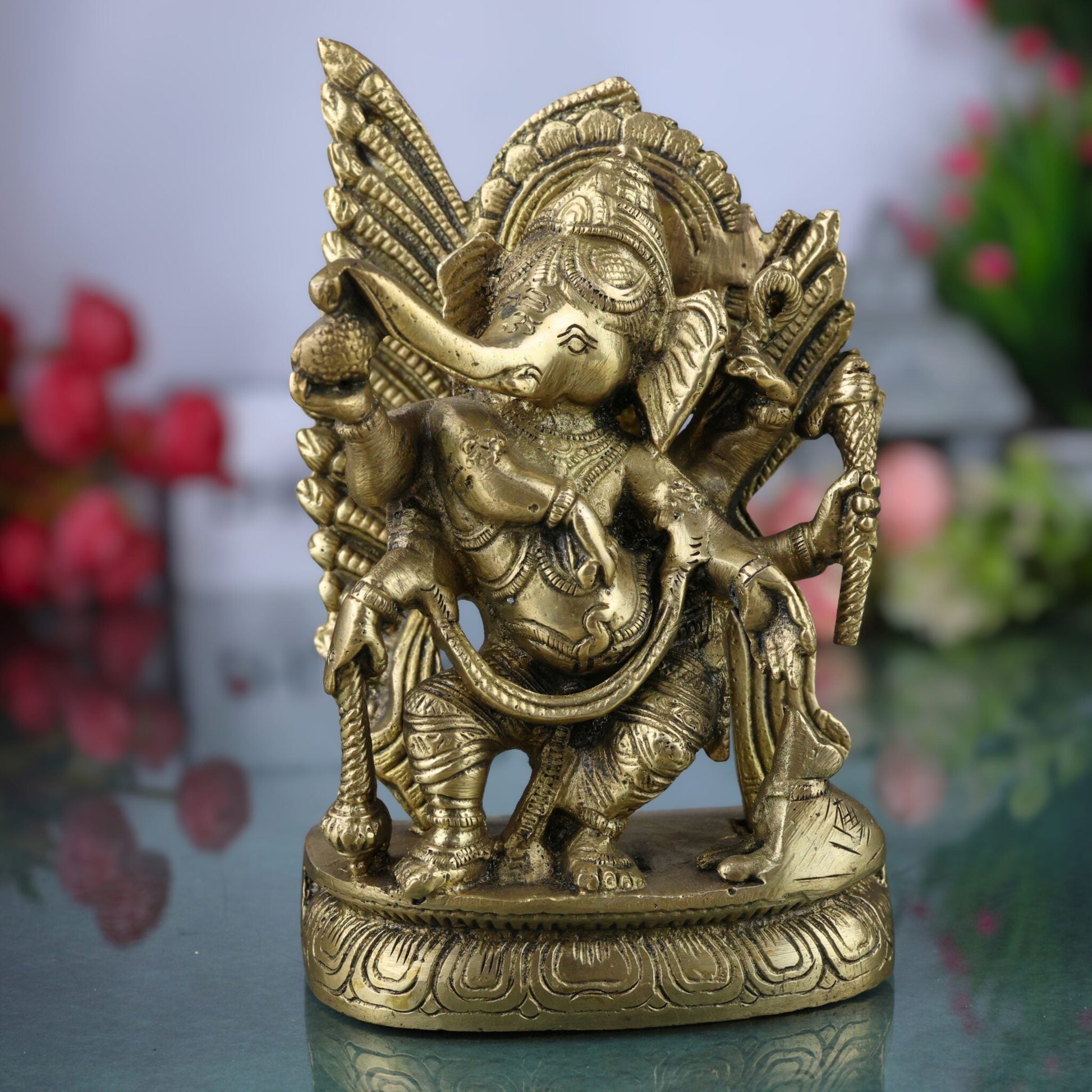 Handcrafted Brass Ganpati Idol | Vinayaka Ganesha Murti for Home Temple Pooja Decor | Peetal Ekadanta Statue | Vighnaharta Ganapati Showpiece by Bhunes, Gold, 7 Inch, 1 Piece