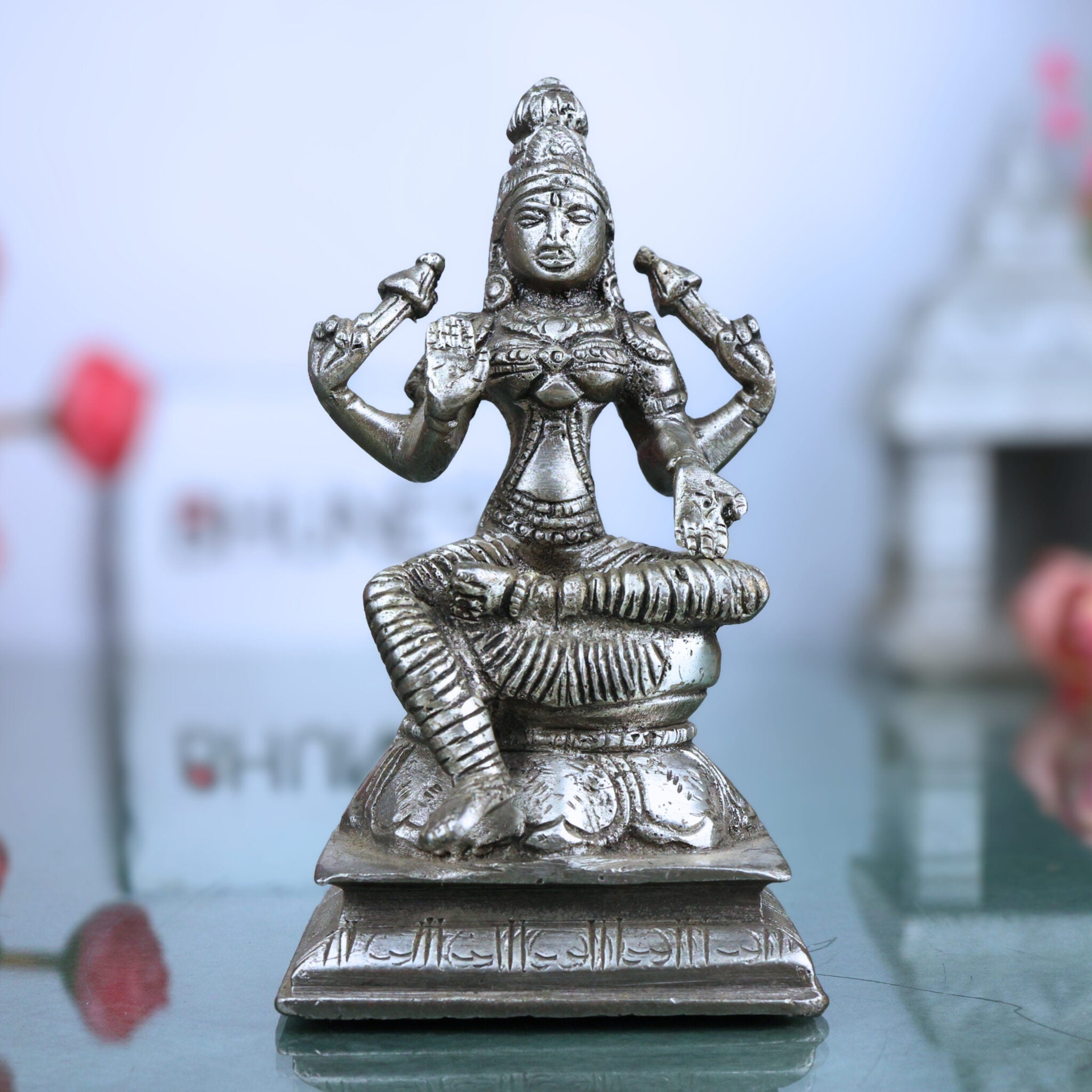 Handcrafted Brass Mahalakshmi Idol | Shri Lakshmi Devi | Gajalakshmi | Pital Laxmi Murti for Pooja, Home Temple & Decor, Gold, 5 Inch, 1 Piece