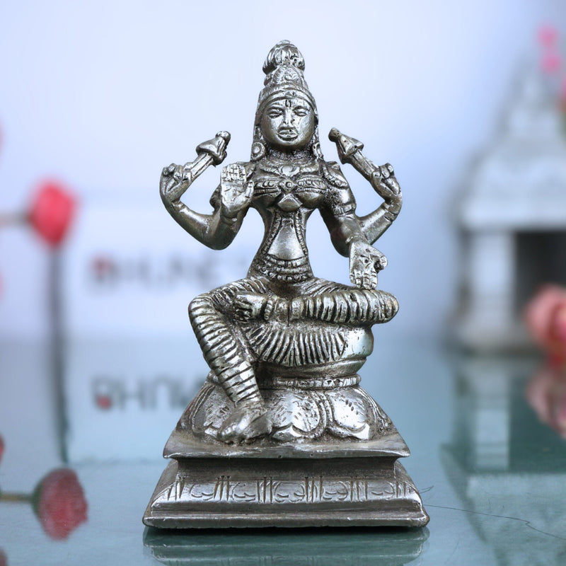 Handcrafted Brass Mahalakshmi Idol | Shri Lakshmi Devi | Gajalakshmi | Pital Laxmi Murti for Pooja, Home Temple & Decor, Gold, 5 Inch, 1 Piece