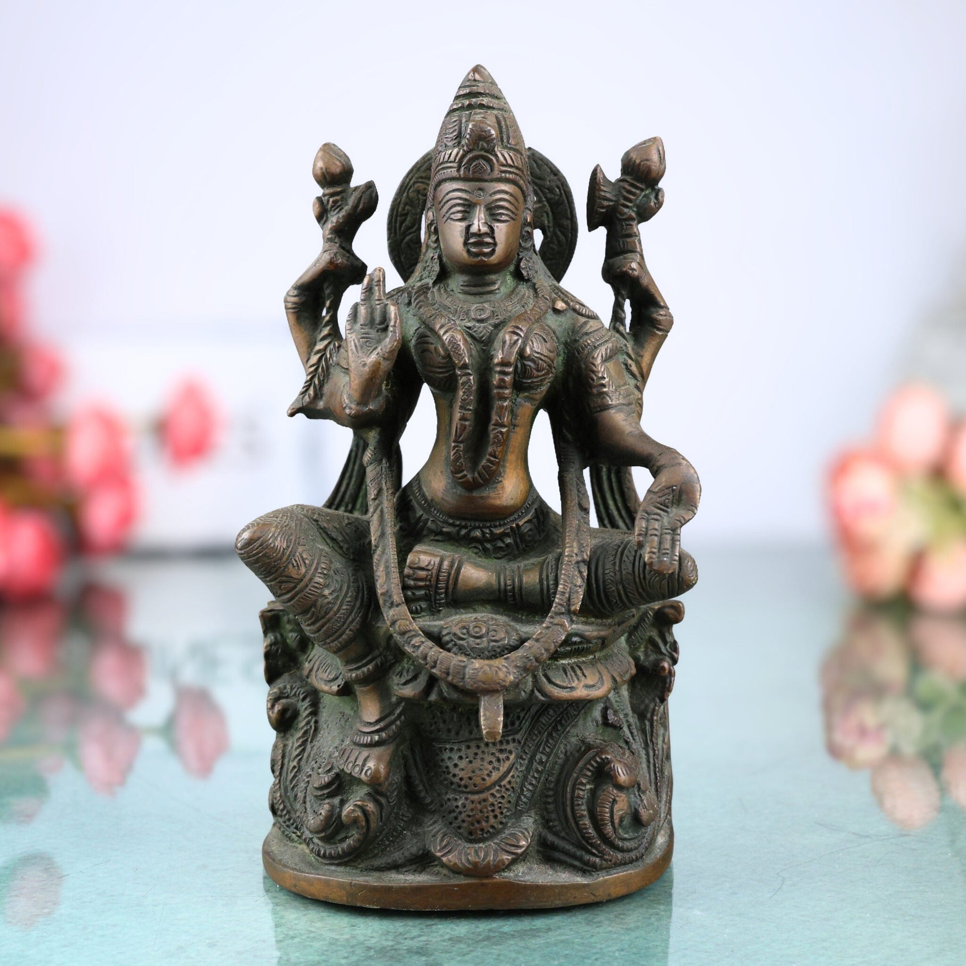 Handcrafted Brass Maha Lakshmi Idol for Pooja – Mahalakshmi | Laxmi Devi | Shri | Kamala | Ashta Lakshmi Murti for Home Temple & Gifts Ask ChatGPT, Gold, 7.5 Inch, 1 Piece