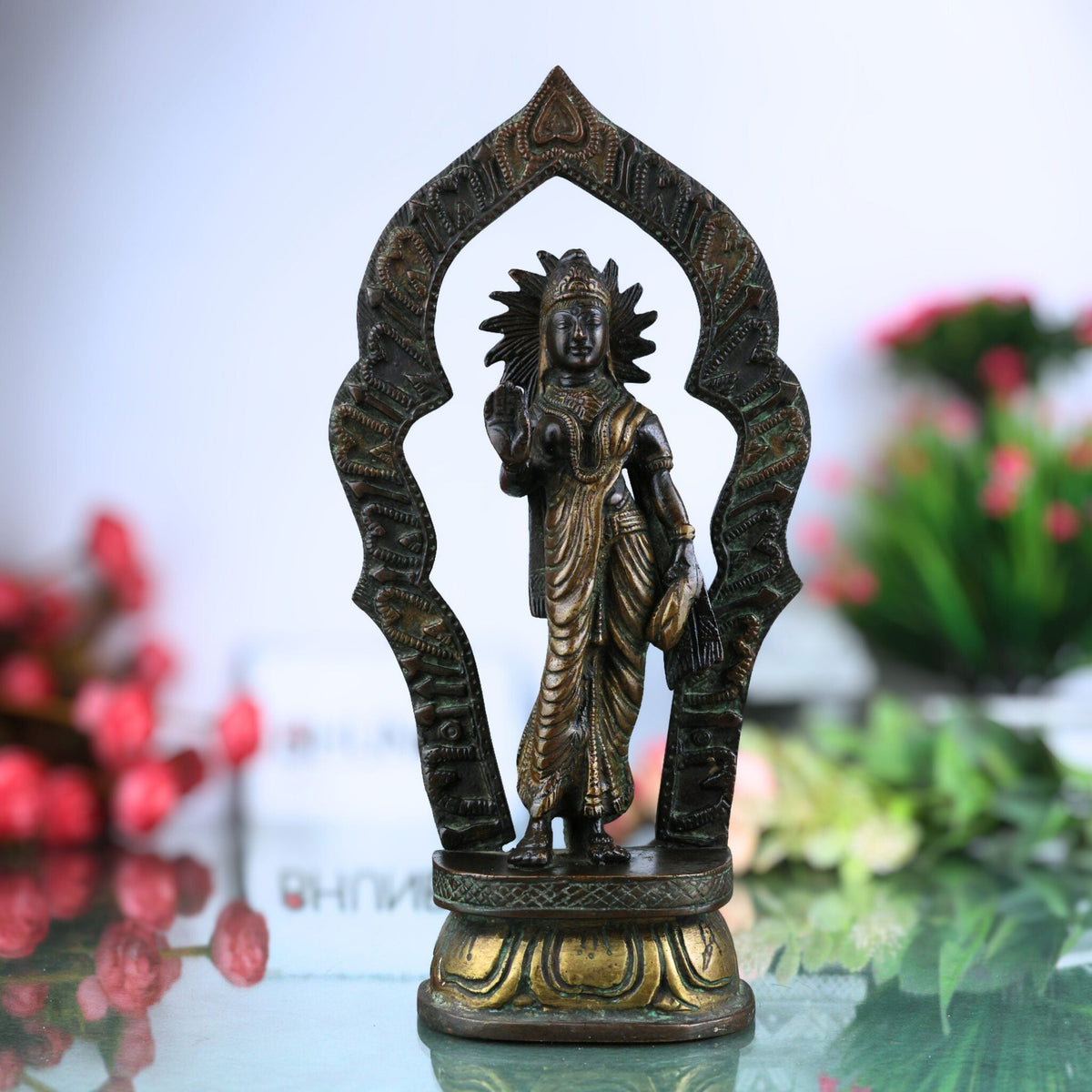 Handcrafted Brass Lakshmi Devi Idol with Prabhavali – Mahalakshmi | Kamala | Padmavati | Ashta Lakshmi | Shree Sculpture for Pooja, Home & Temple Decor, Multicolor, 5 Inch, 1 Piece