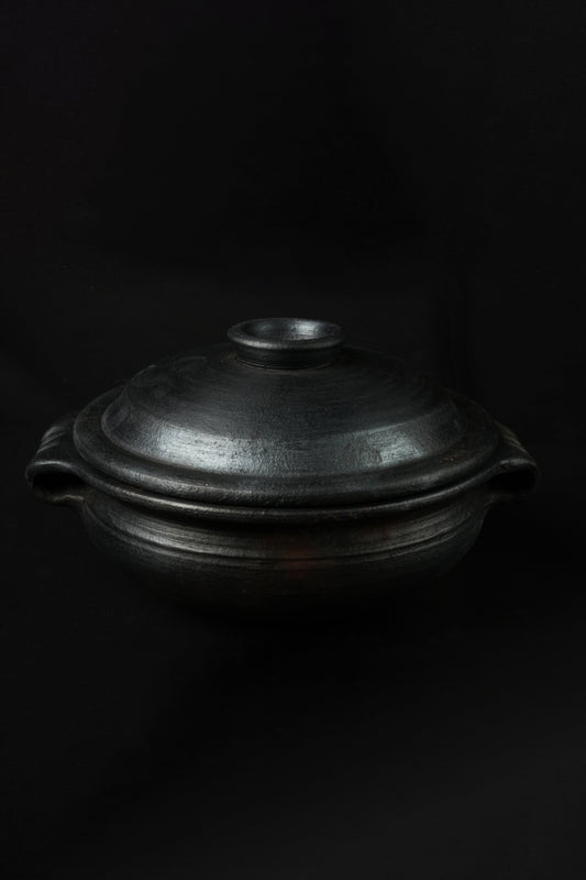 Blackened Clay Uruli with lid (LARGE)
