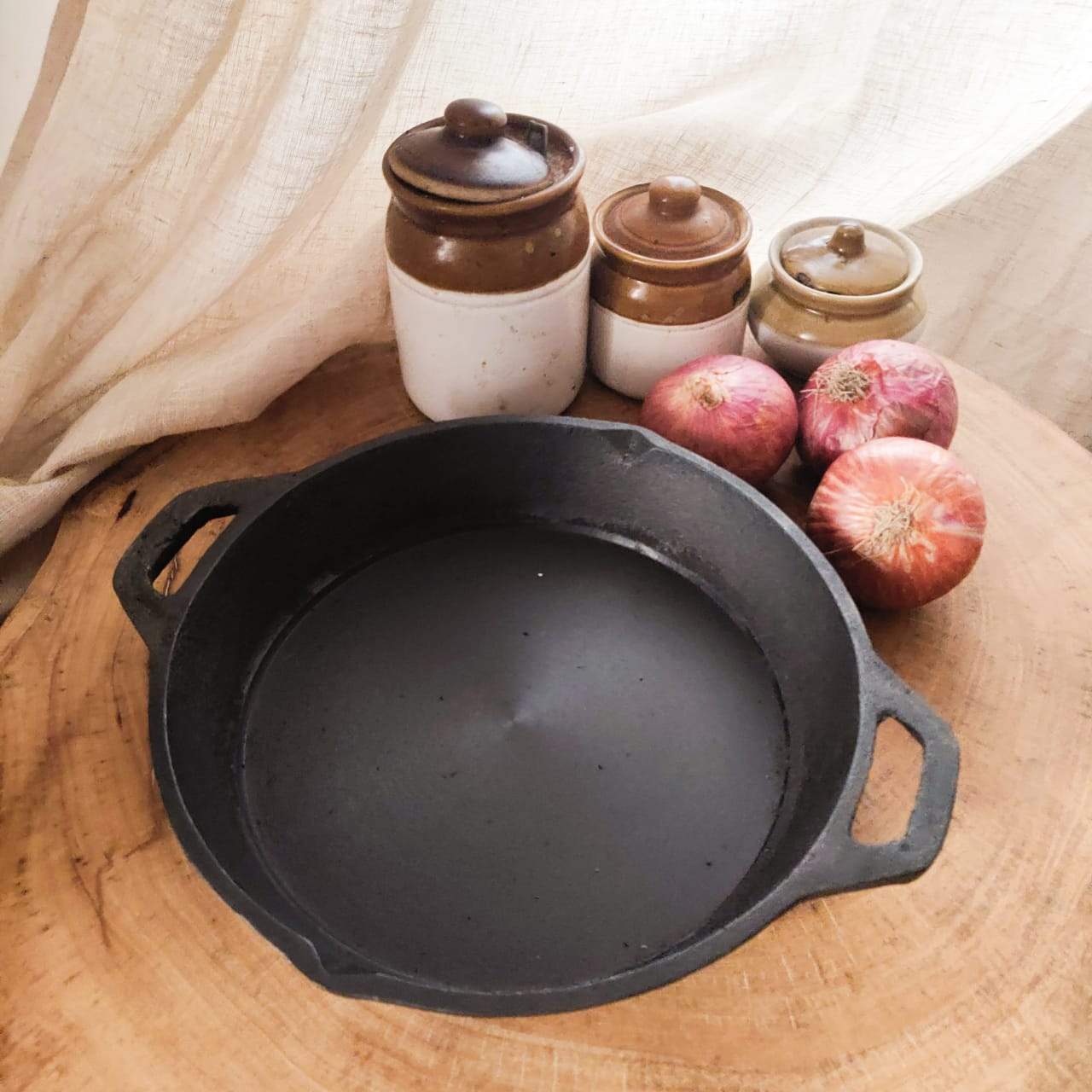 Cast Iron Oven Skillet by Velanstore