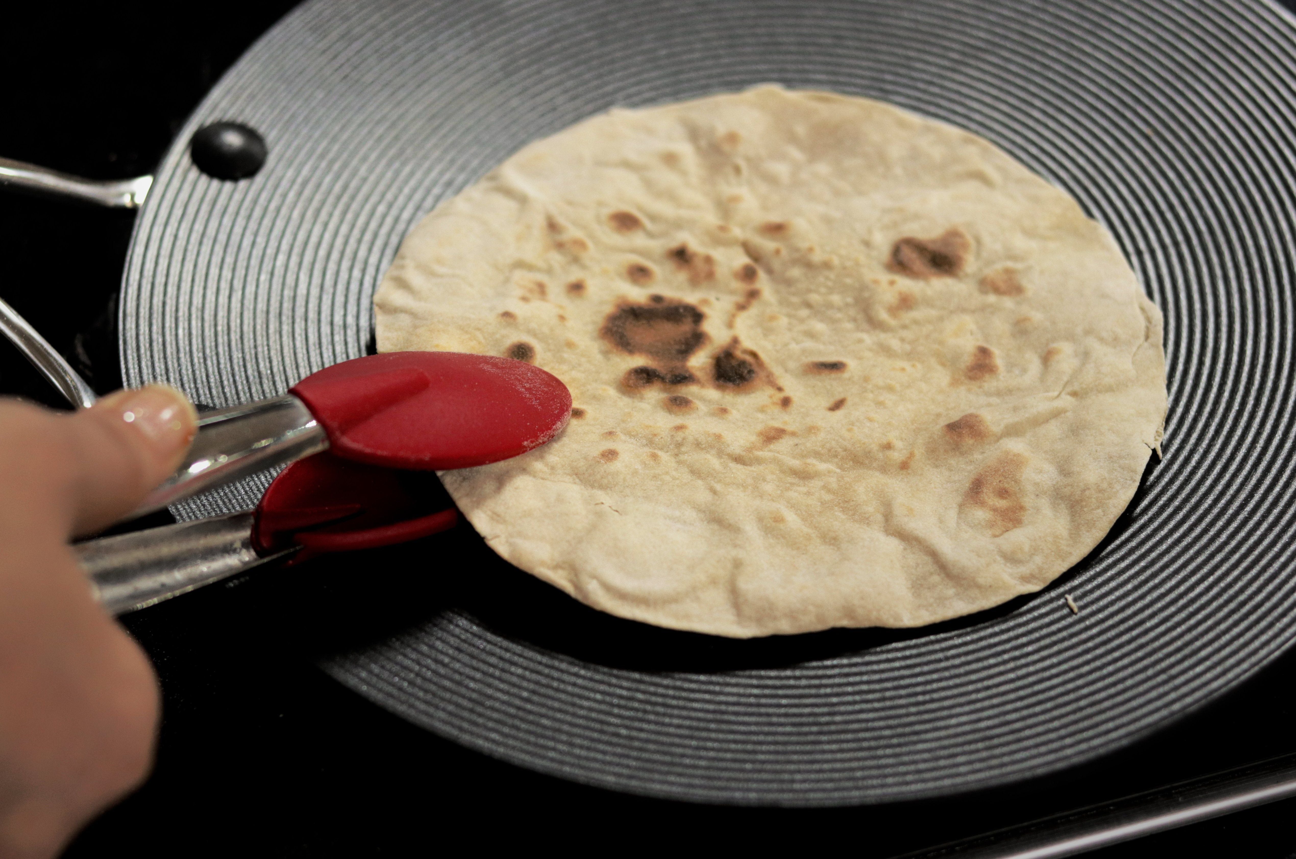 Circulon Non-Stick Hard Anodized Curved Roti Tawa, 26cm