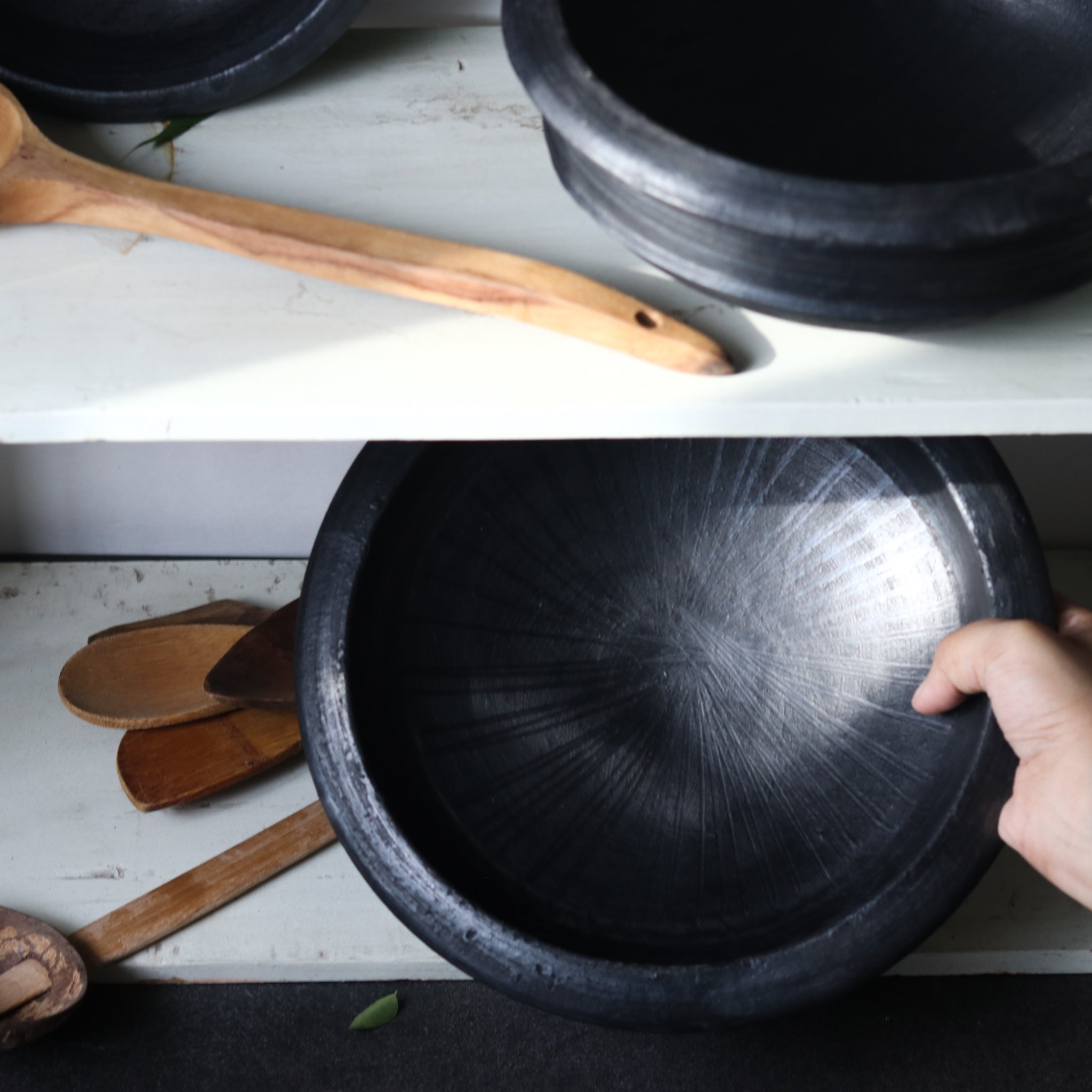 Velanstore Blackened Clay Tava