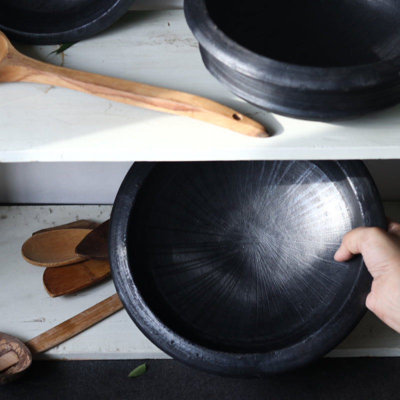 Velanstore Blackened Clay Tava