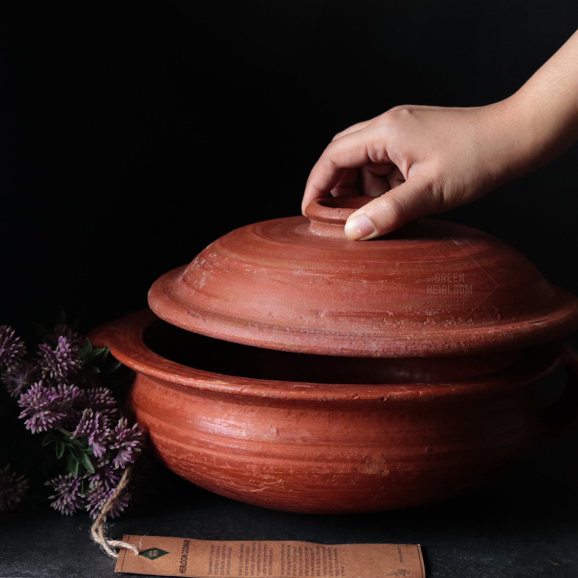 Velanstore Clay Urali Pot with the lid