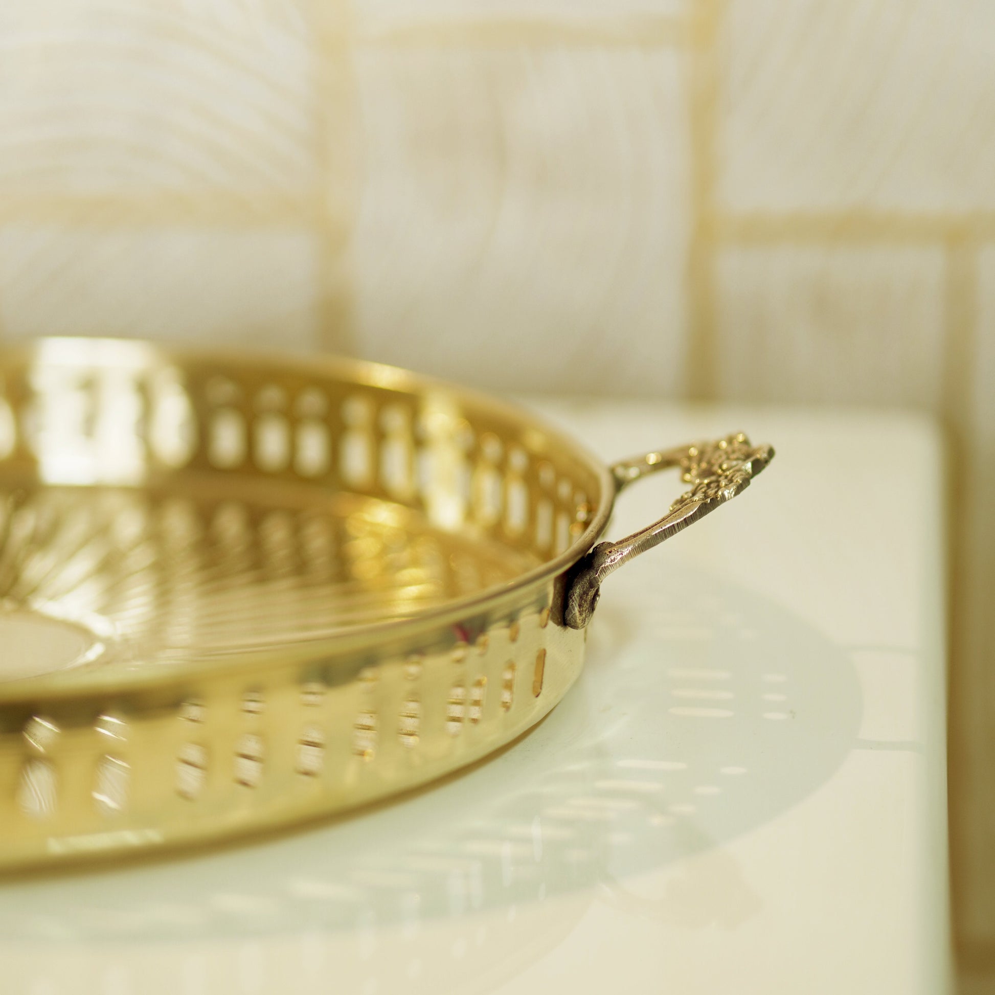 Pooja Thali with Handle [Jaalidar Khomcha]